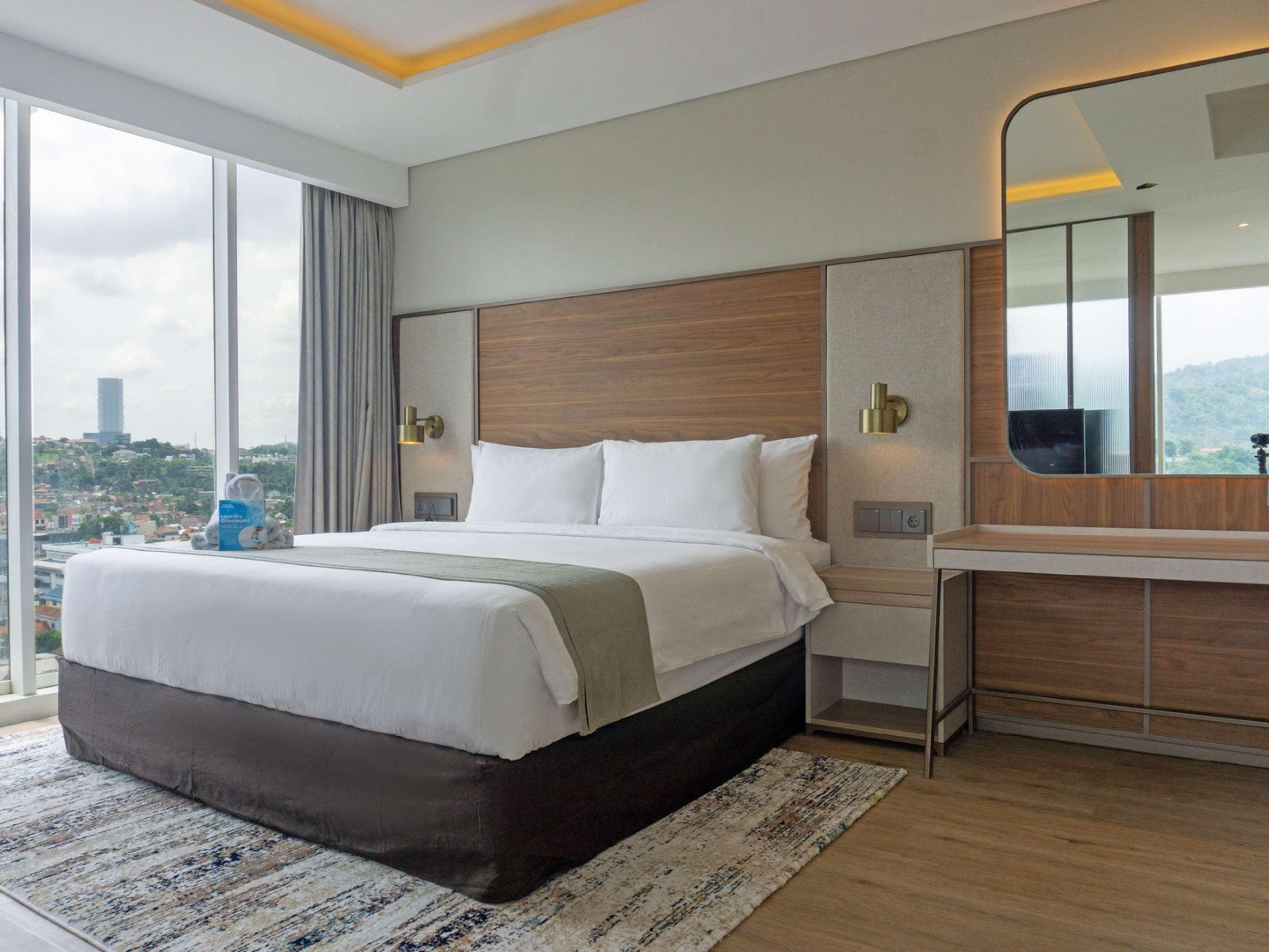 Suite Business City View