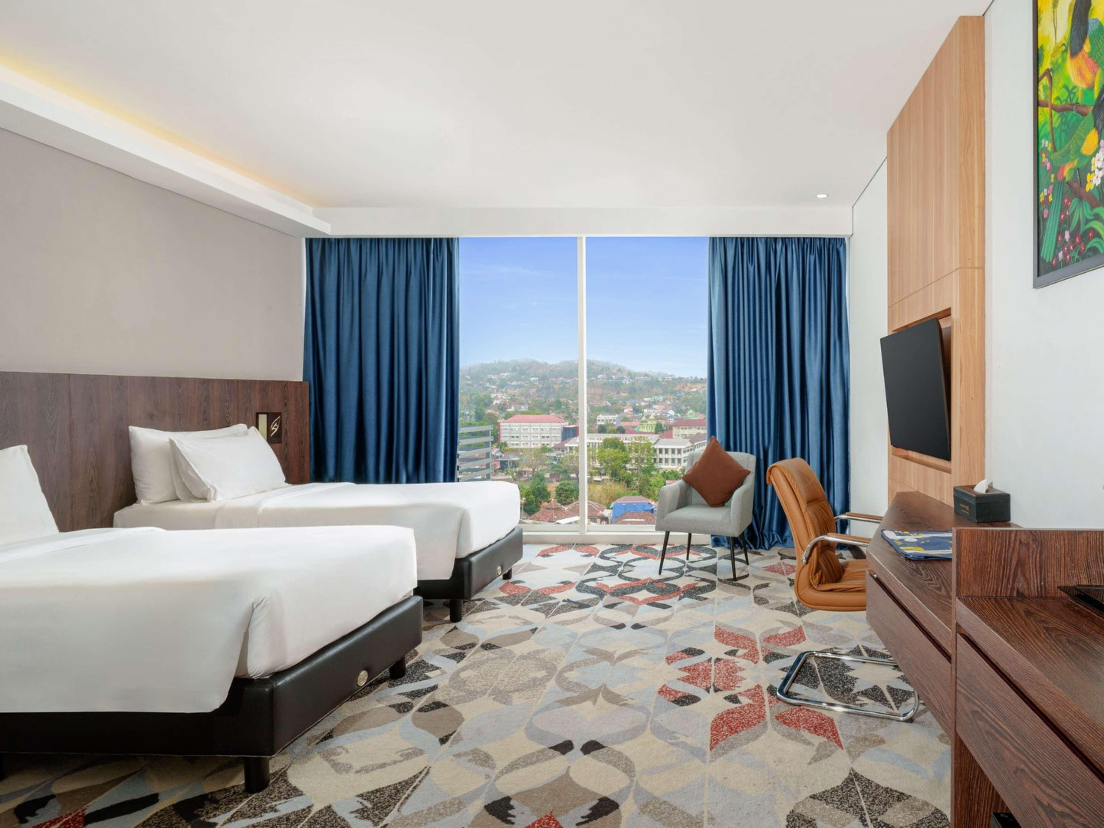 Twin Superior City View