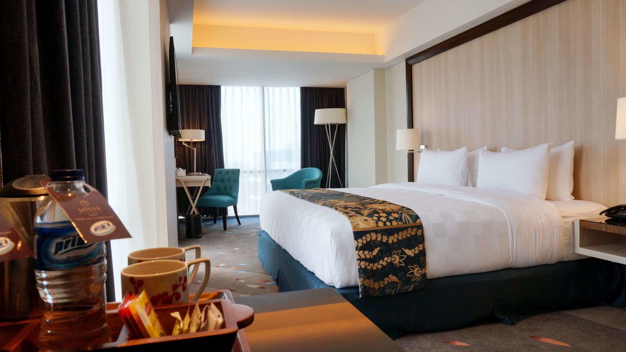 Double Deluxe King Bed