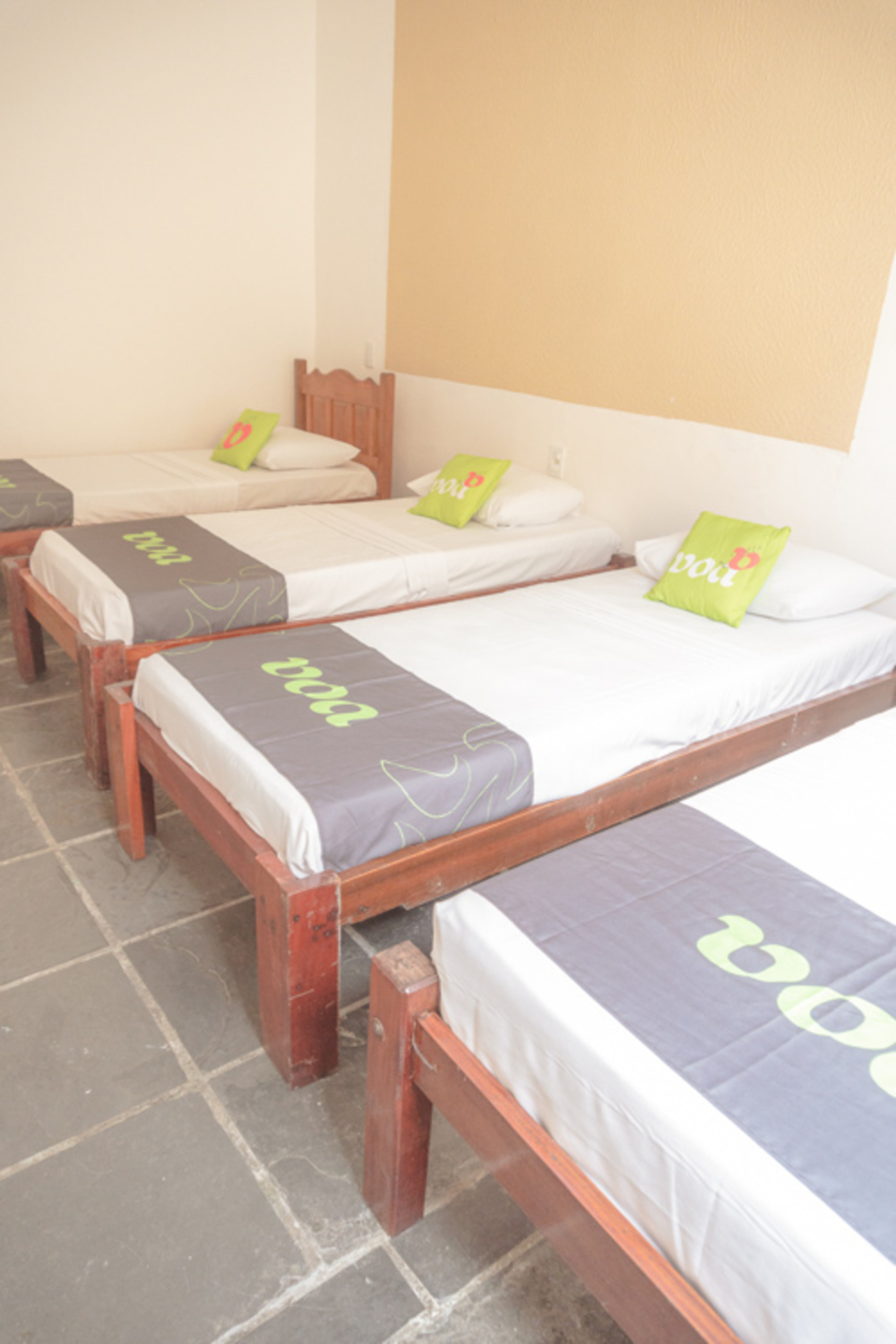 Quadruple Capacity 4