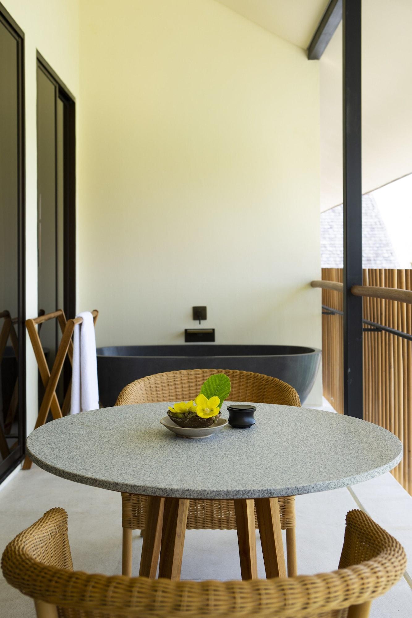 Double Garden View King Bed