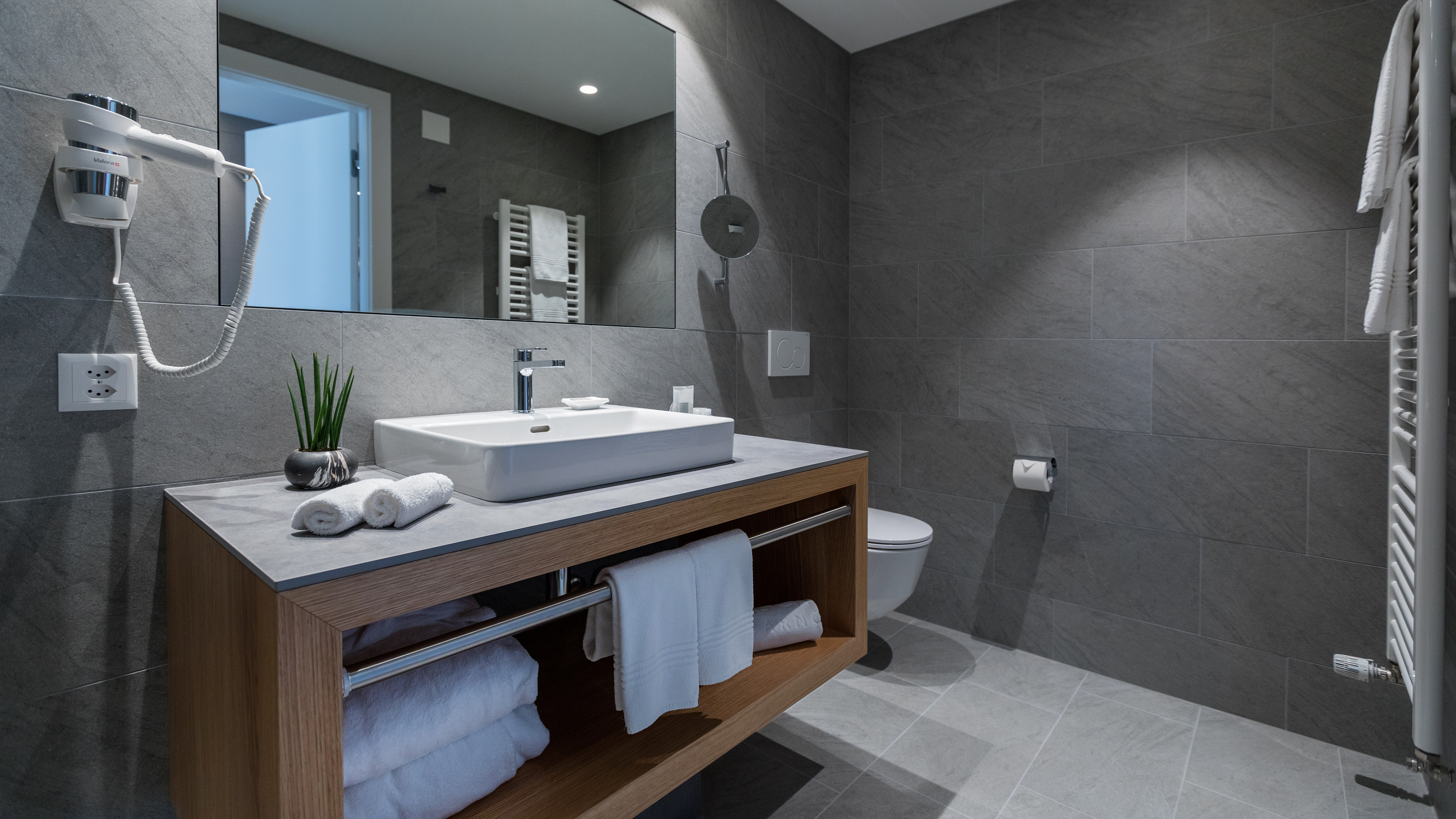 Double Deluxe Lake View