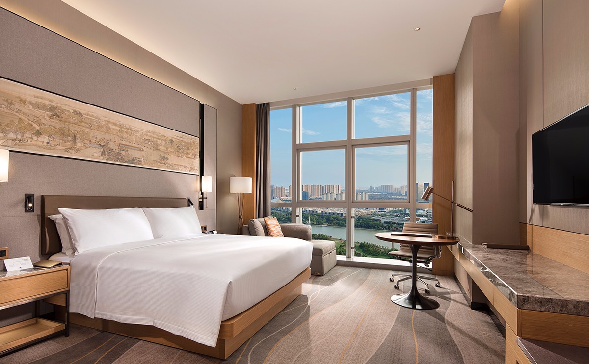 Double Deluxe King Bed