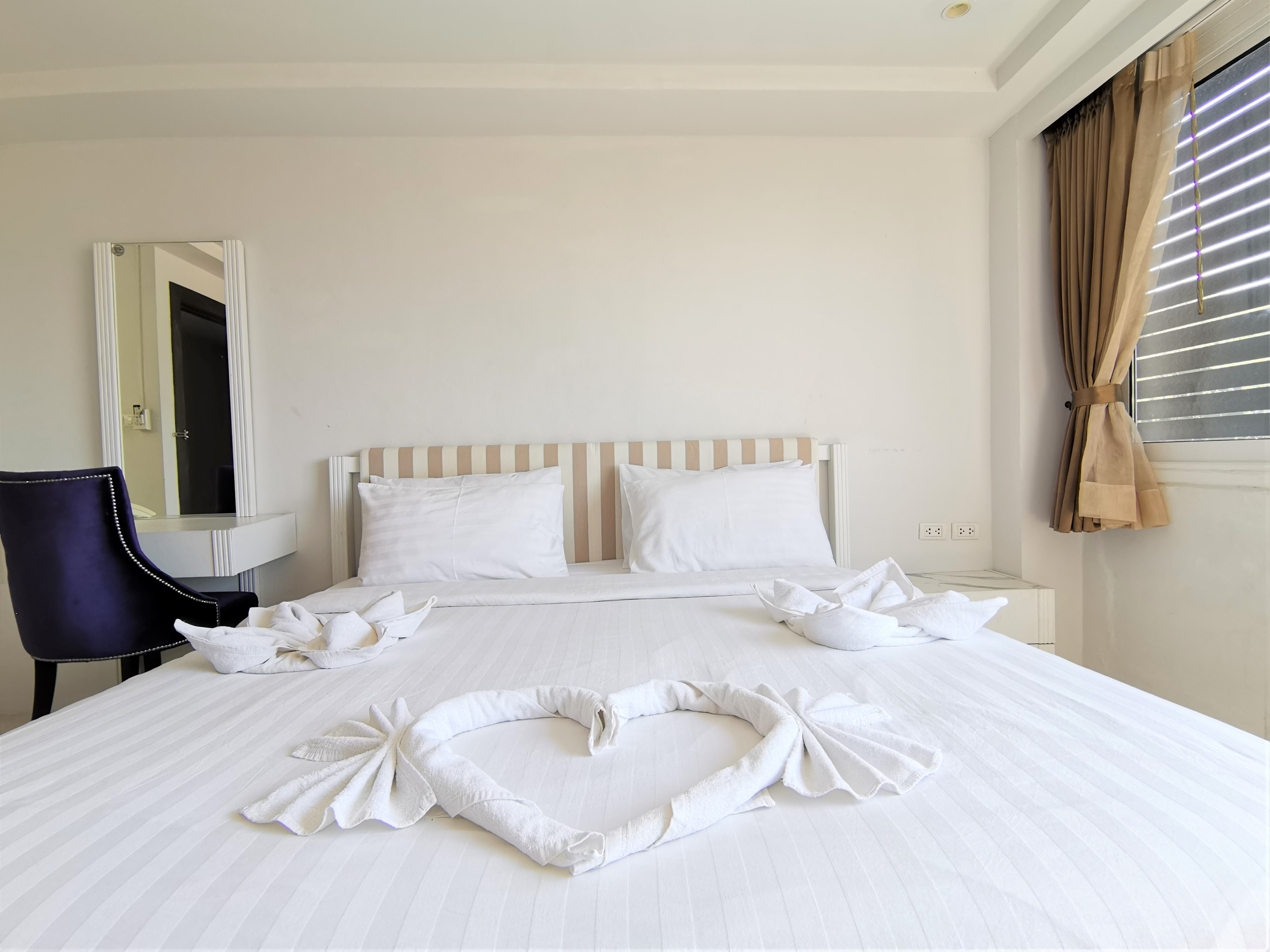 Studio Deluxe King Bed