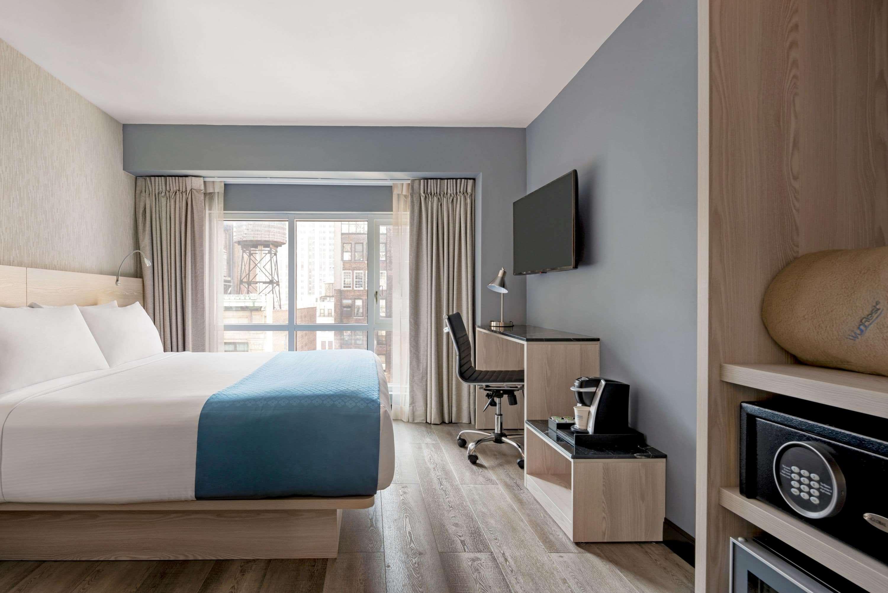 Room Deluxe Queen Bed