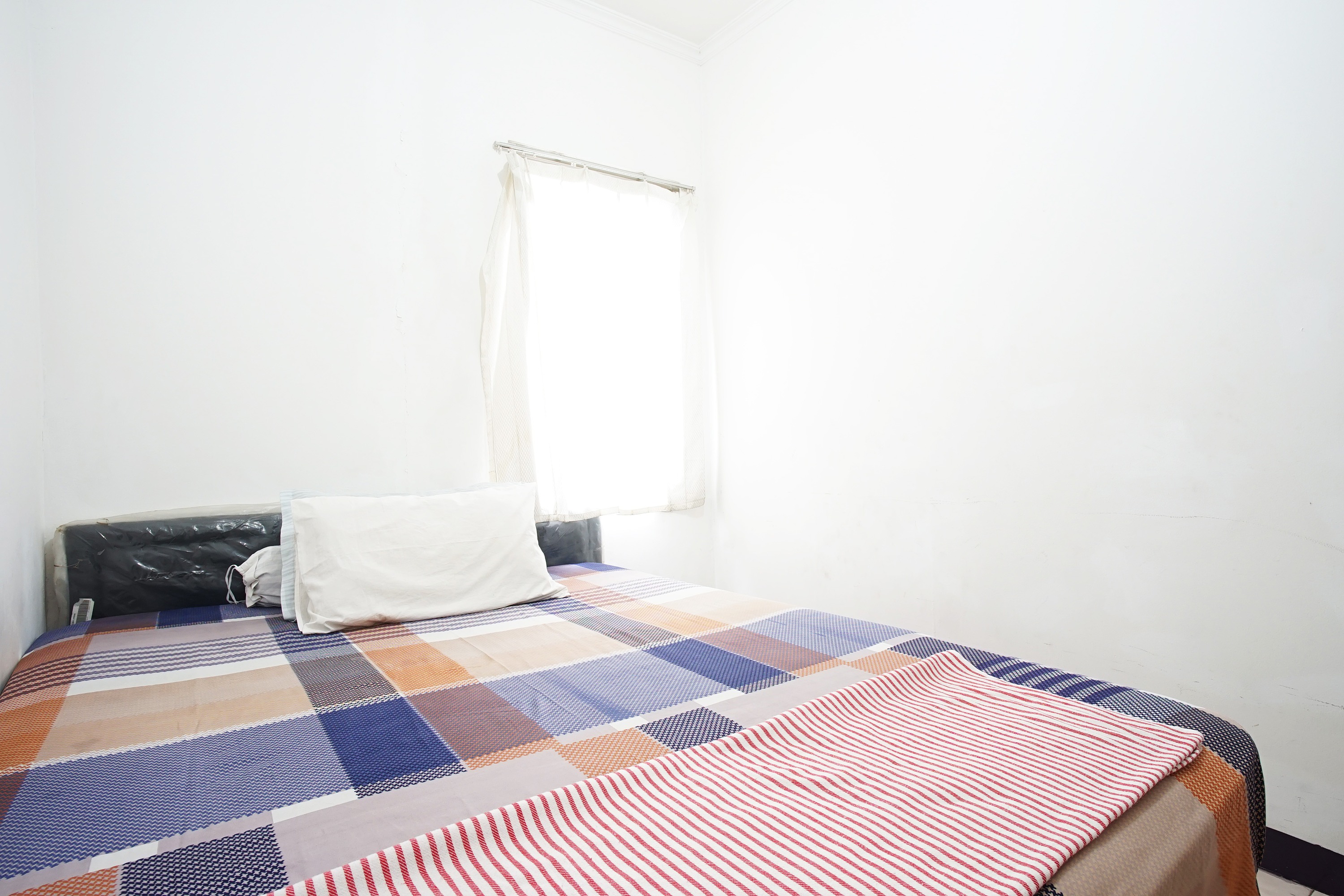 Room Queen Bed Two Bedrooms