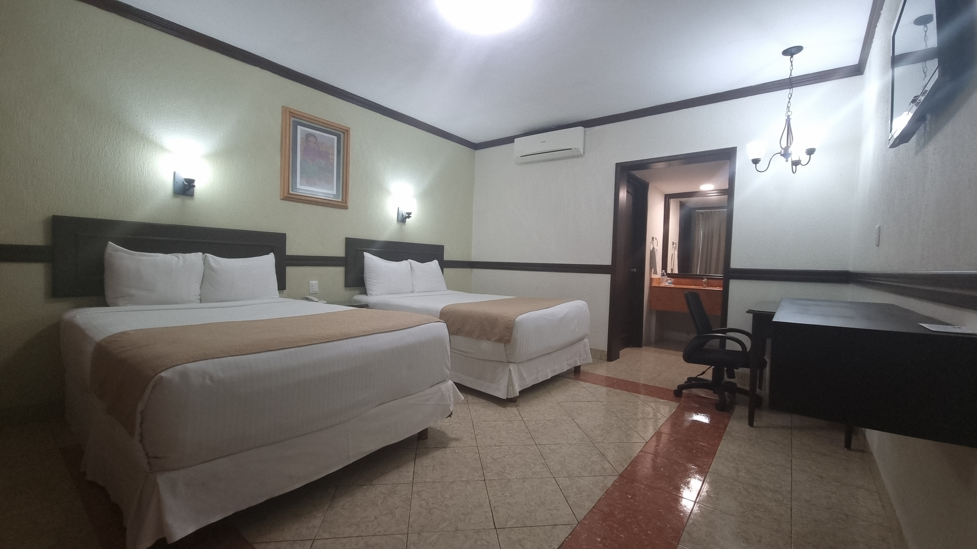 Double Deluxe Two Beds