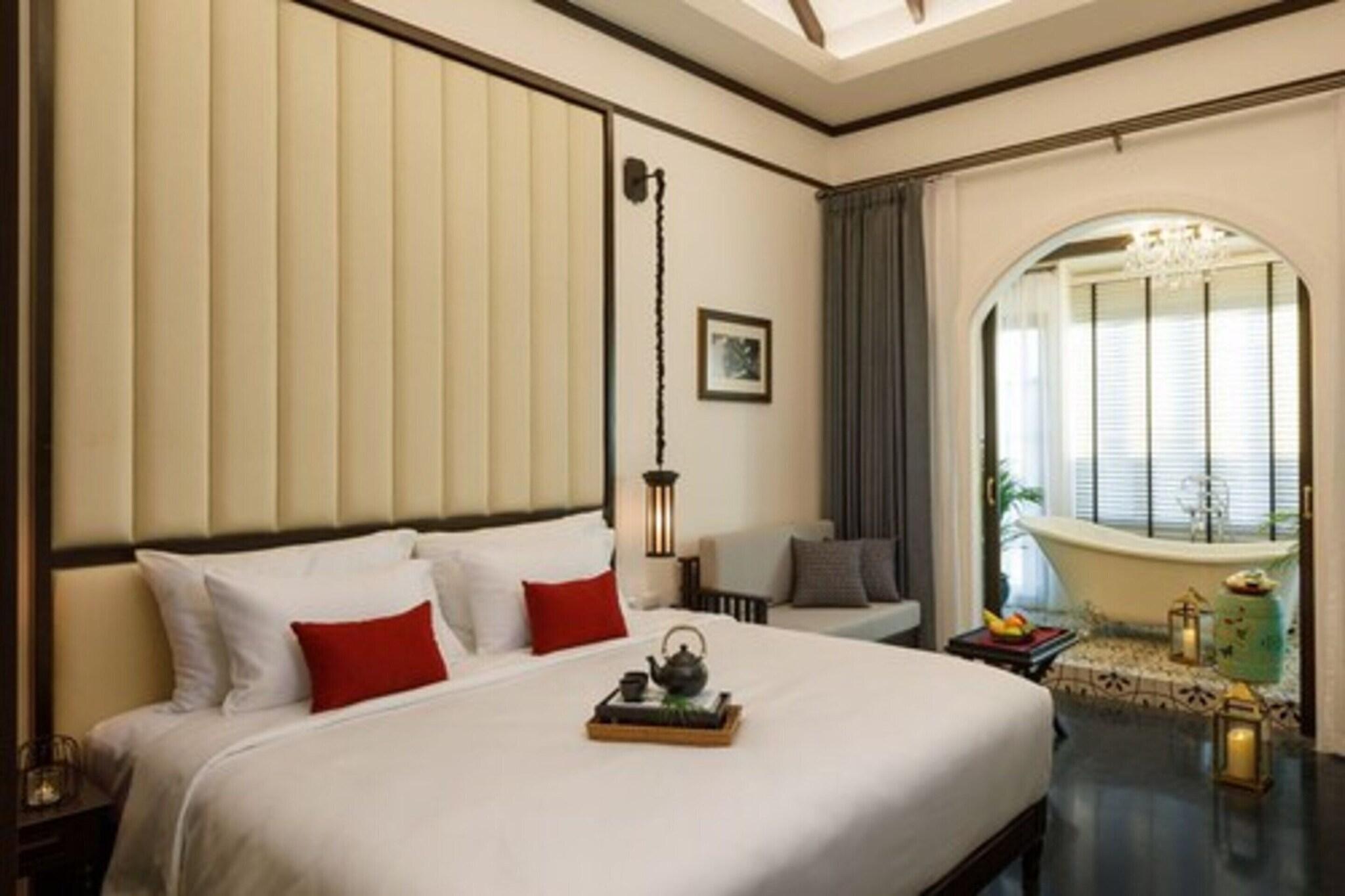 Suite Deluxe King Bed