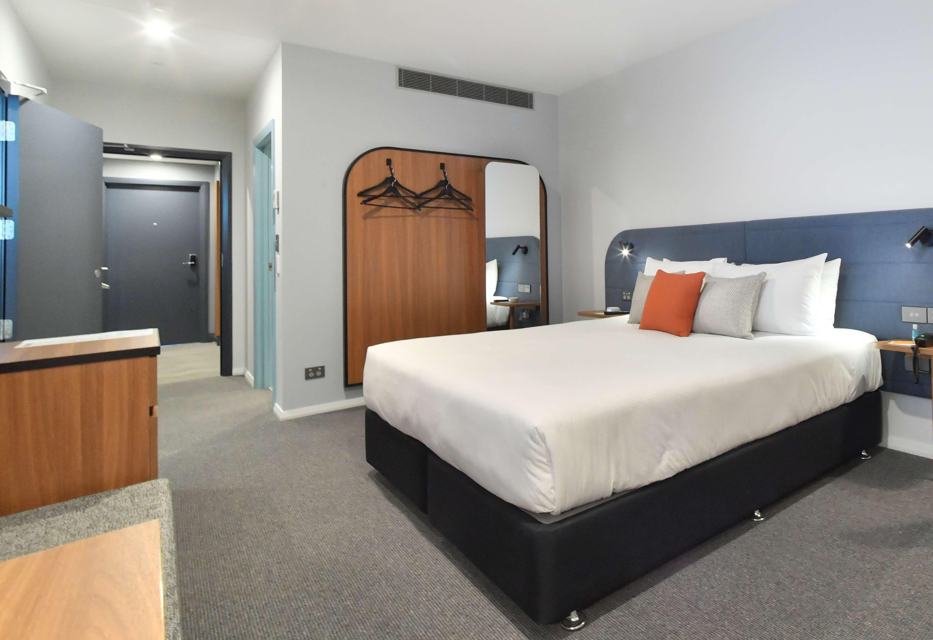 Double Accessible King Size Bed