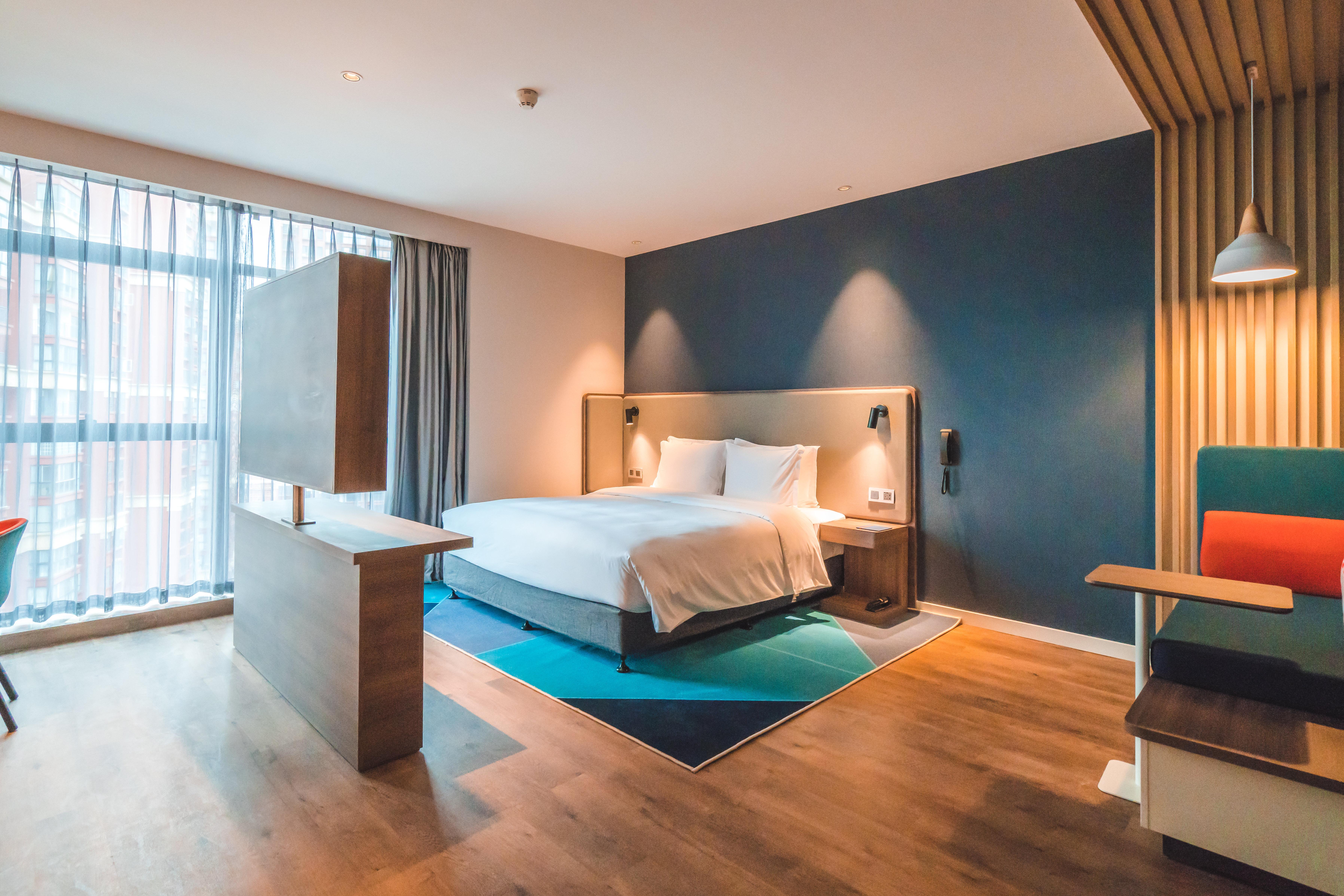 Double Accessible King Size Bed