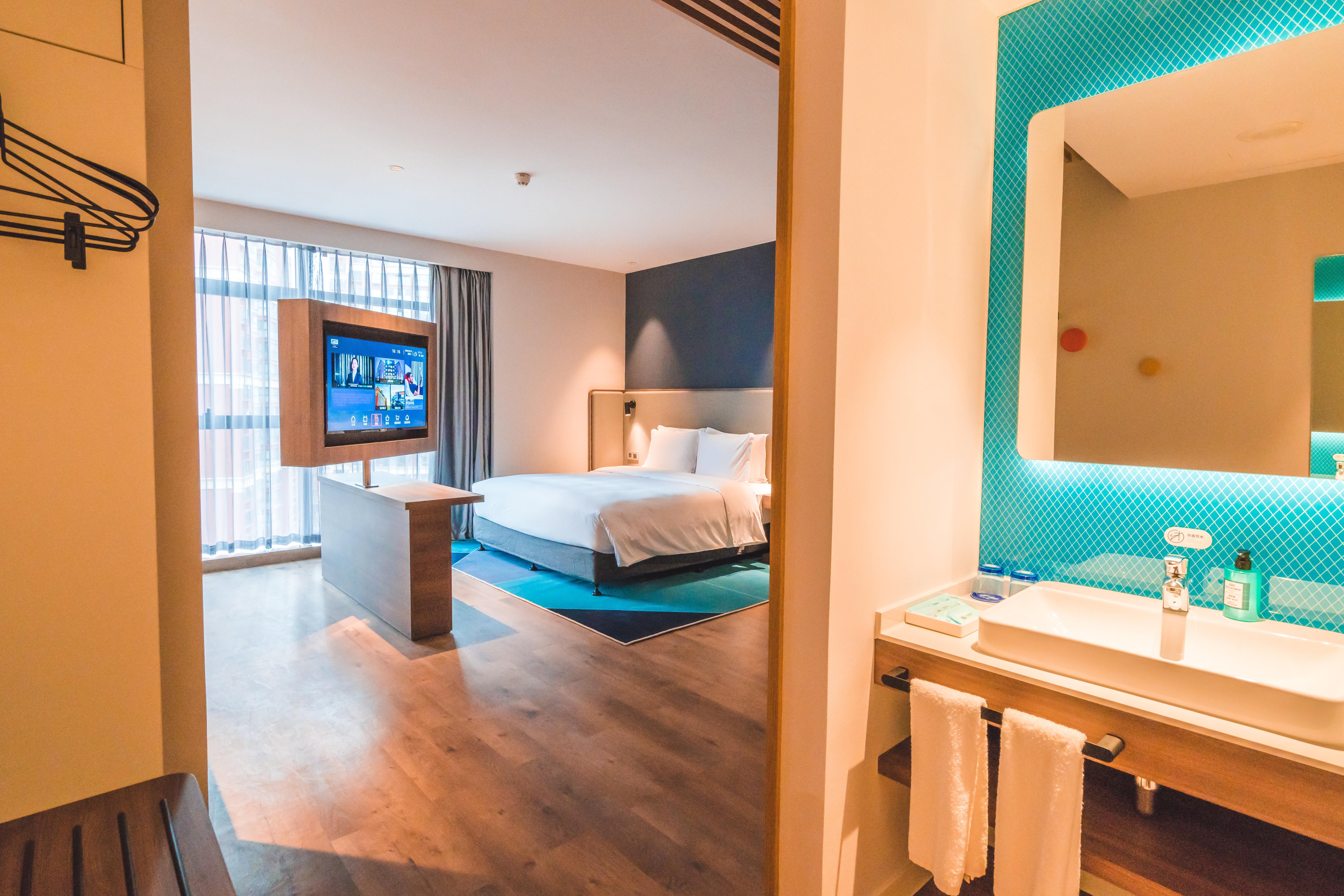 Double King Size Bed