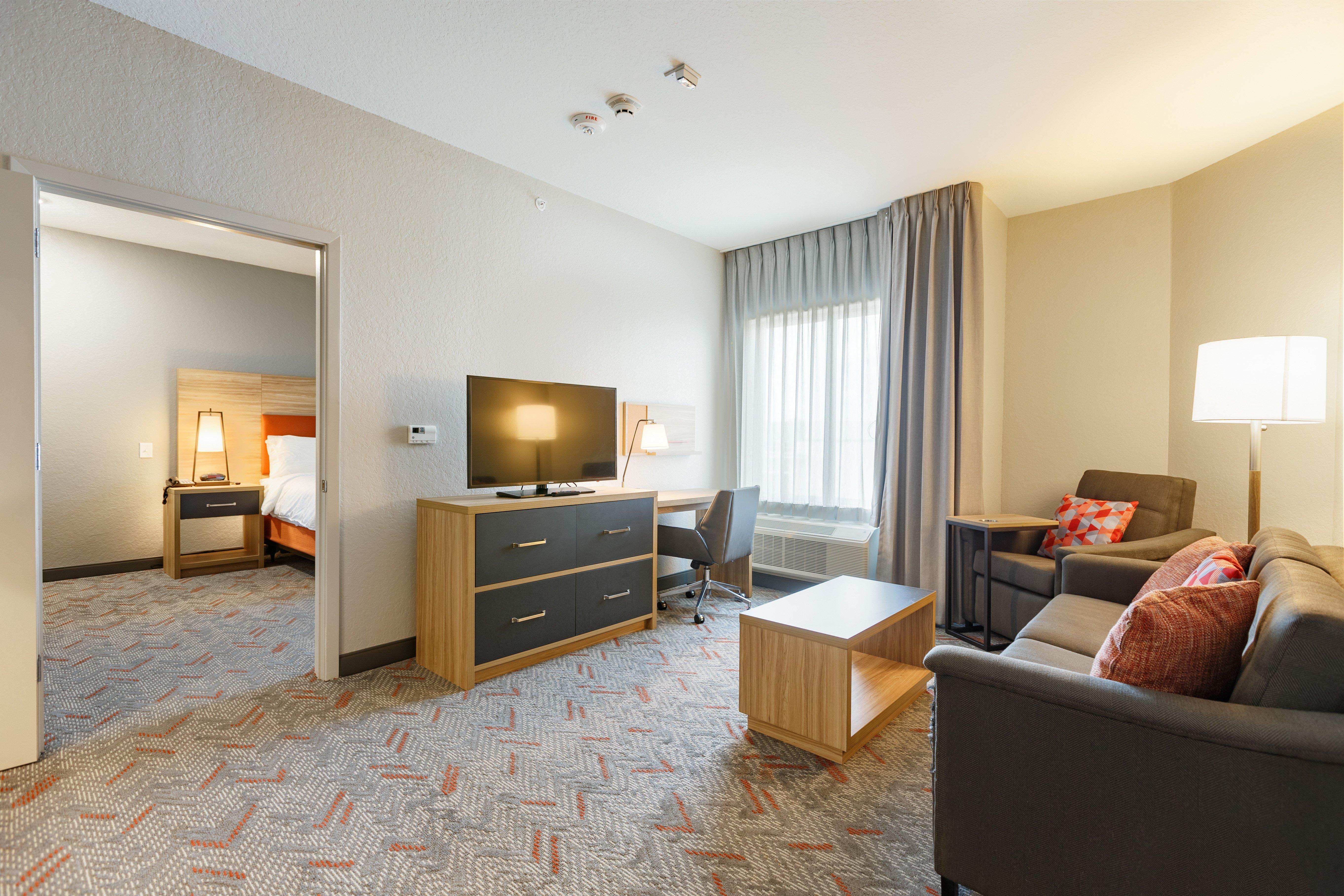 Suite Accessible King Size Bed