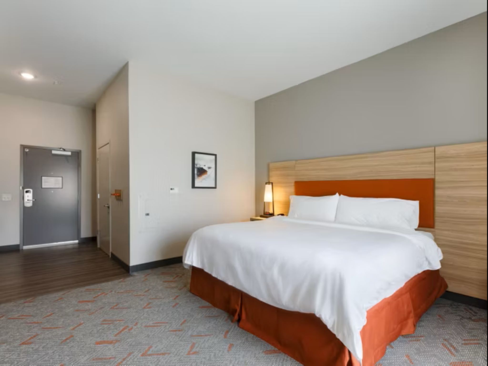 Studio Queen Size Bed