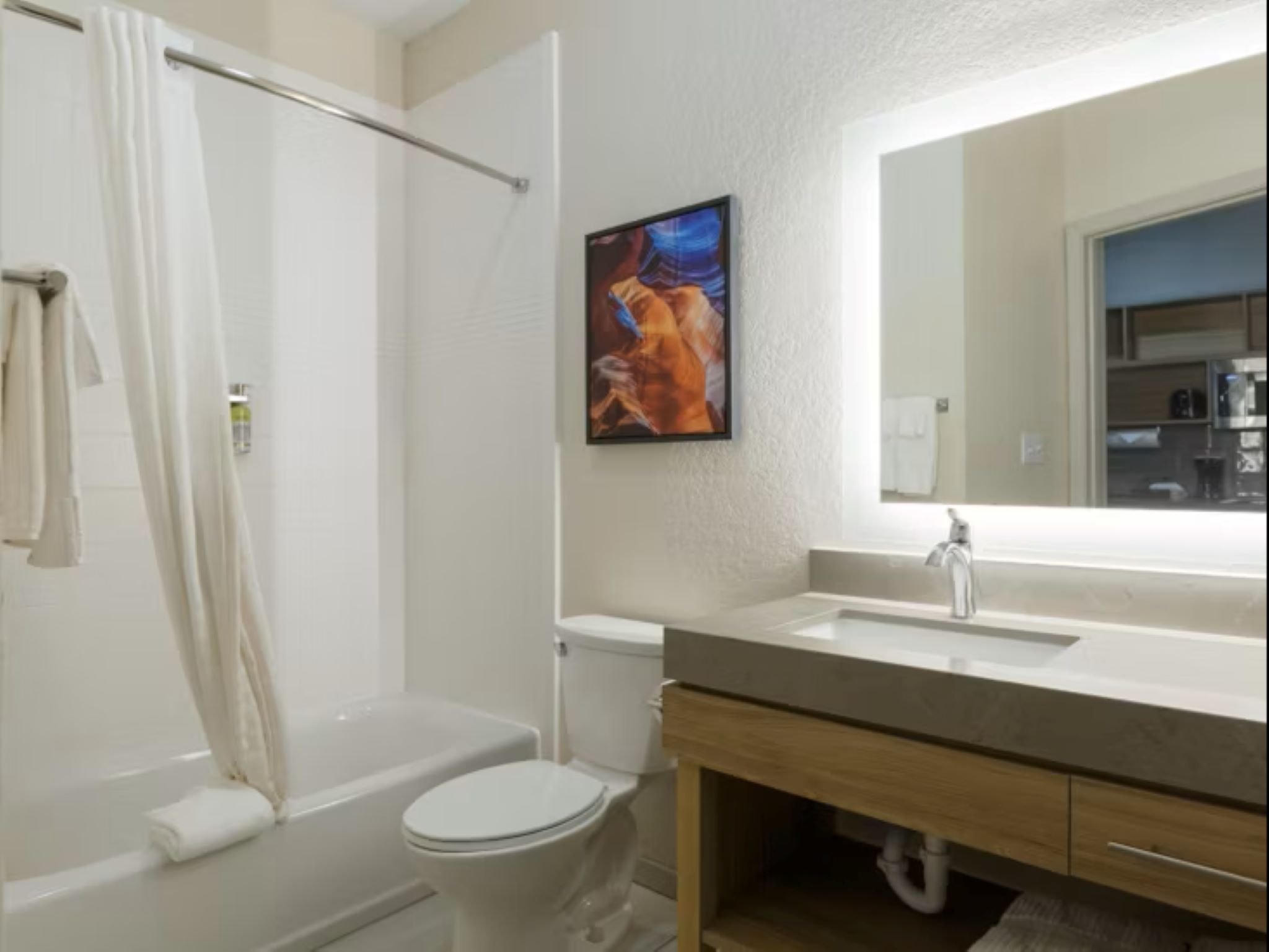 Studio King Size Bed