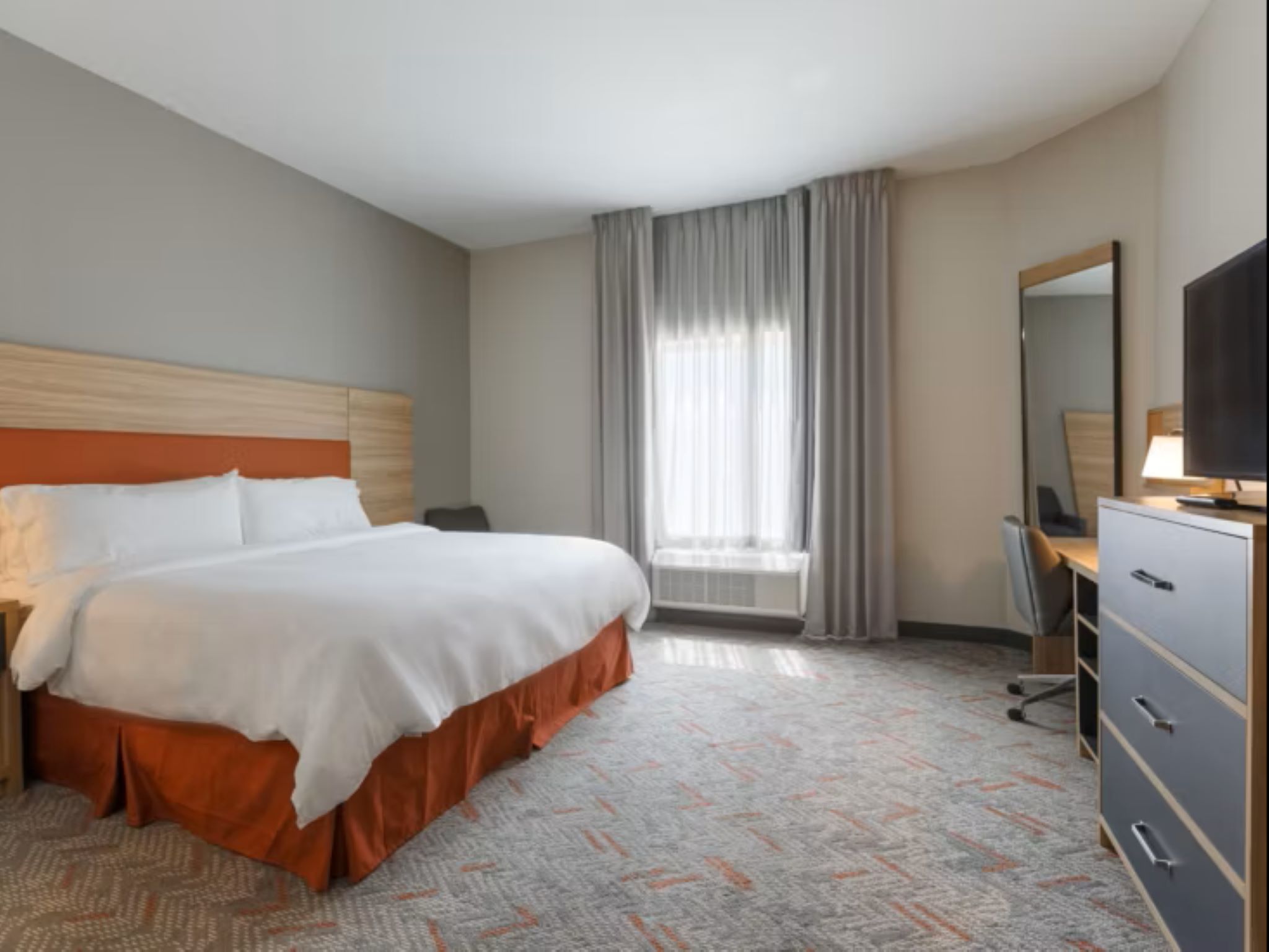 Studio Accessible-queen Size Bed