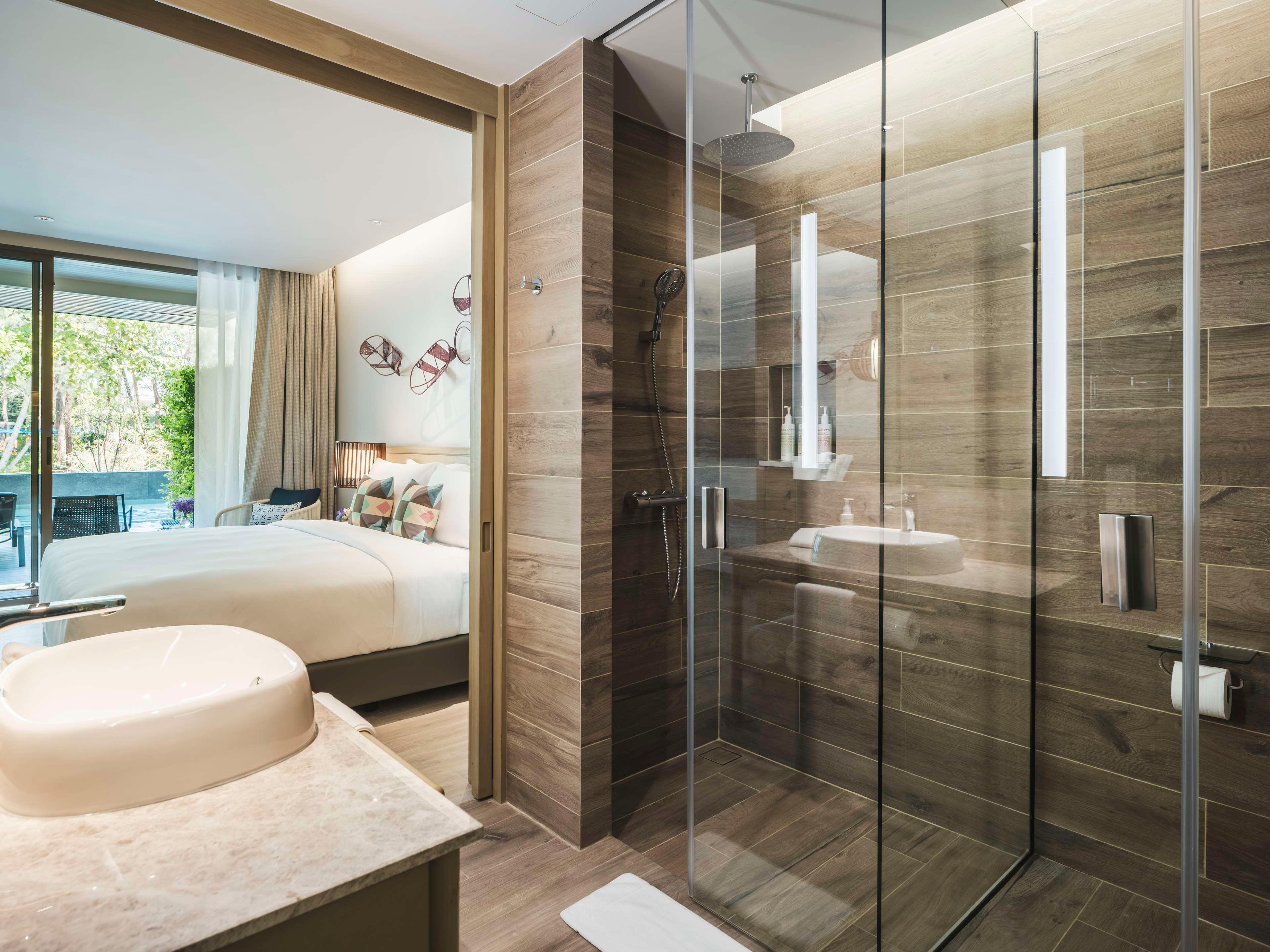 Double or Twin Deluxe Pool View