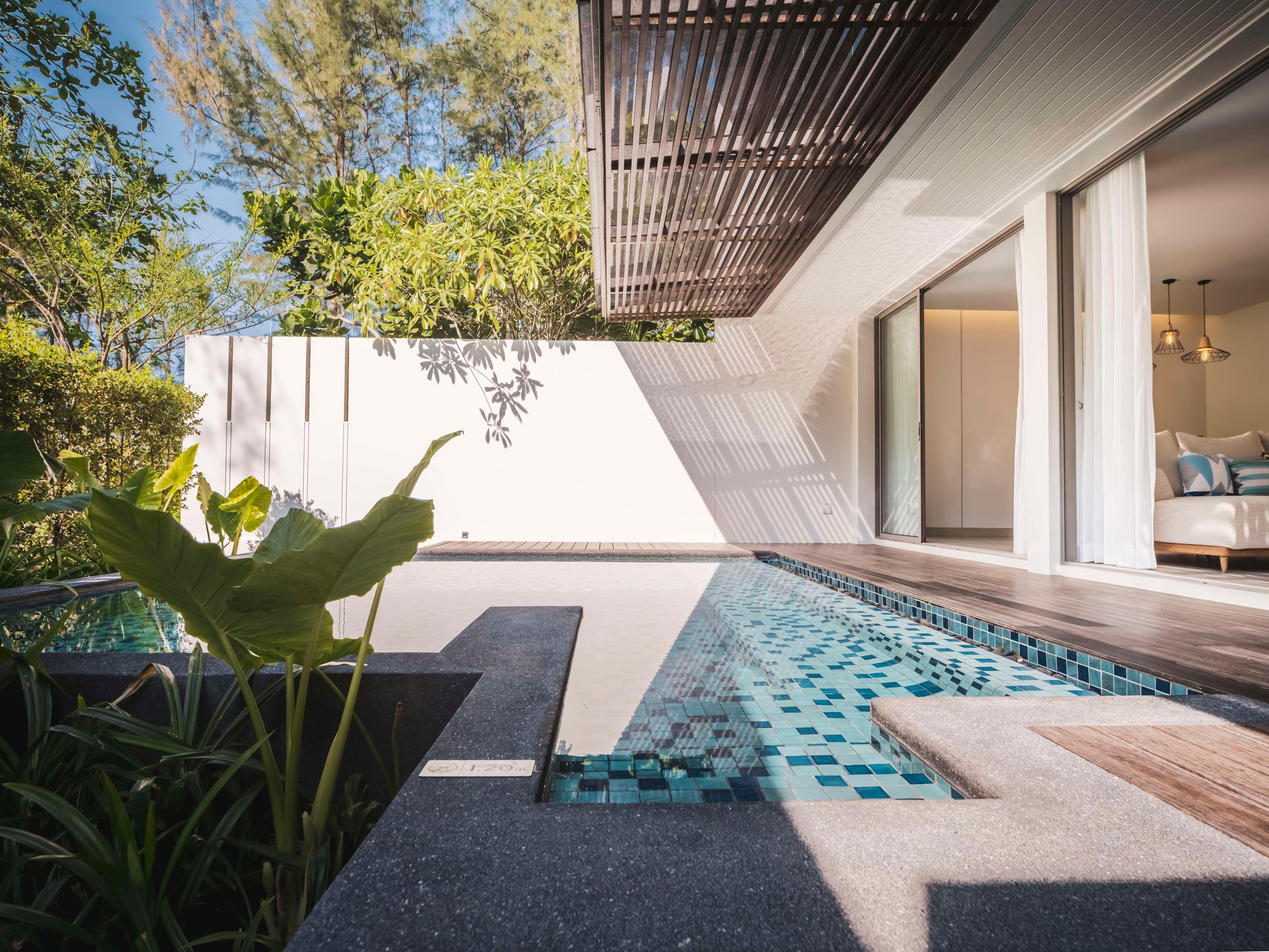 Family Room Pool View Two Bedrooms