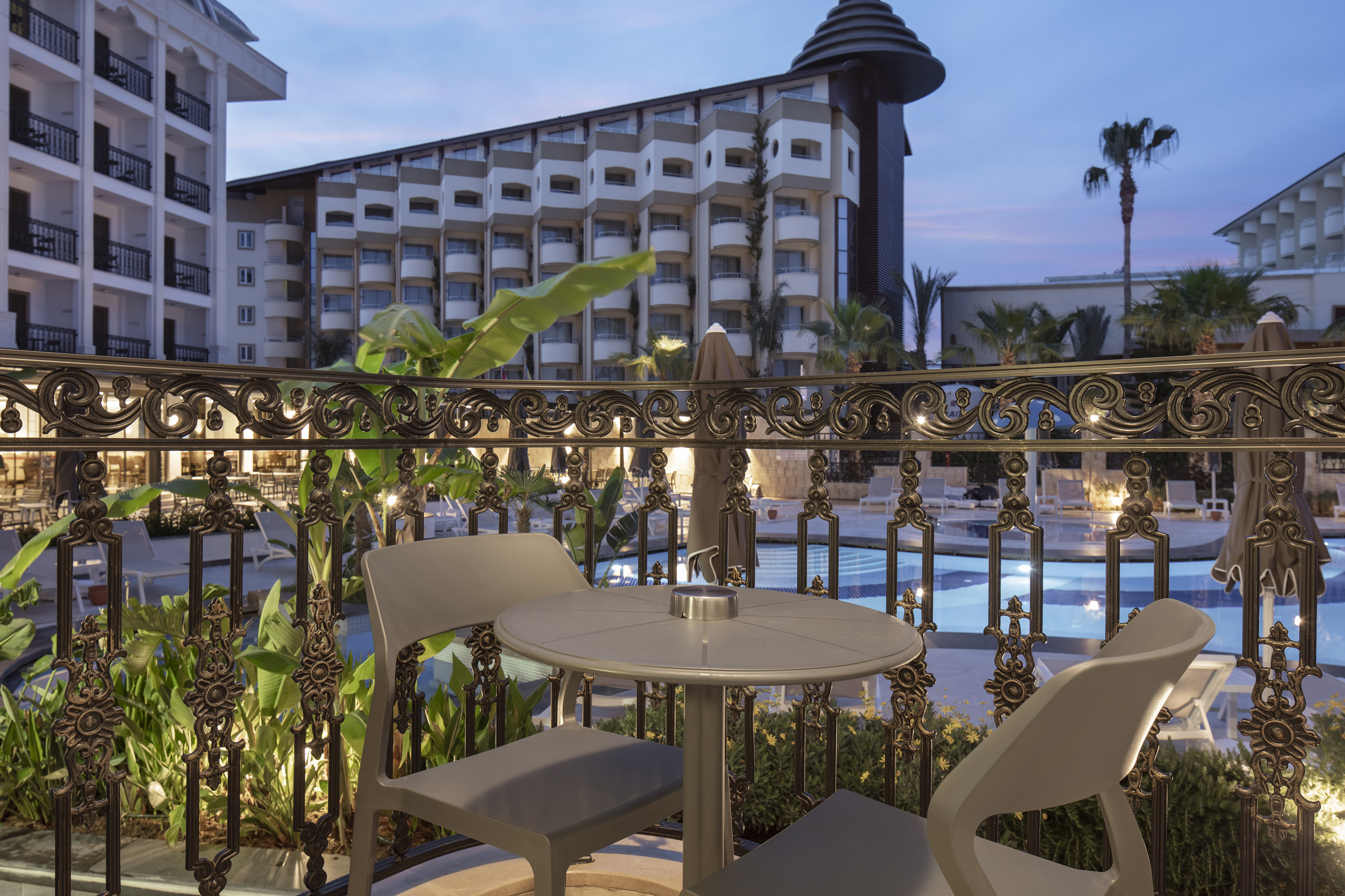 Double Single Pool View