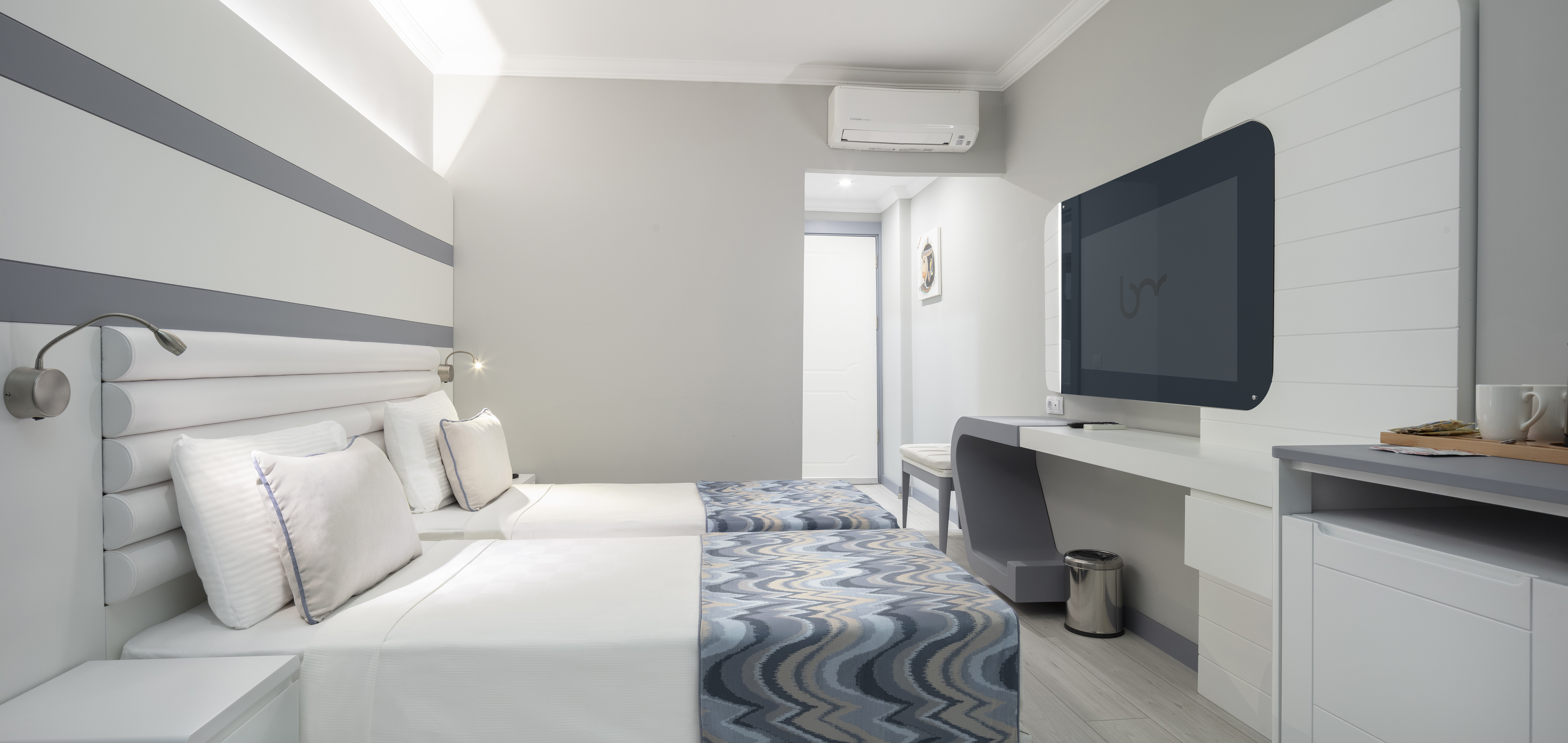 Double Single Pool View