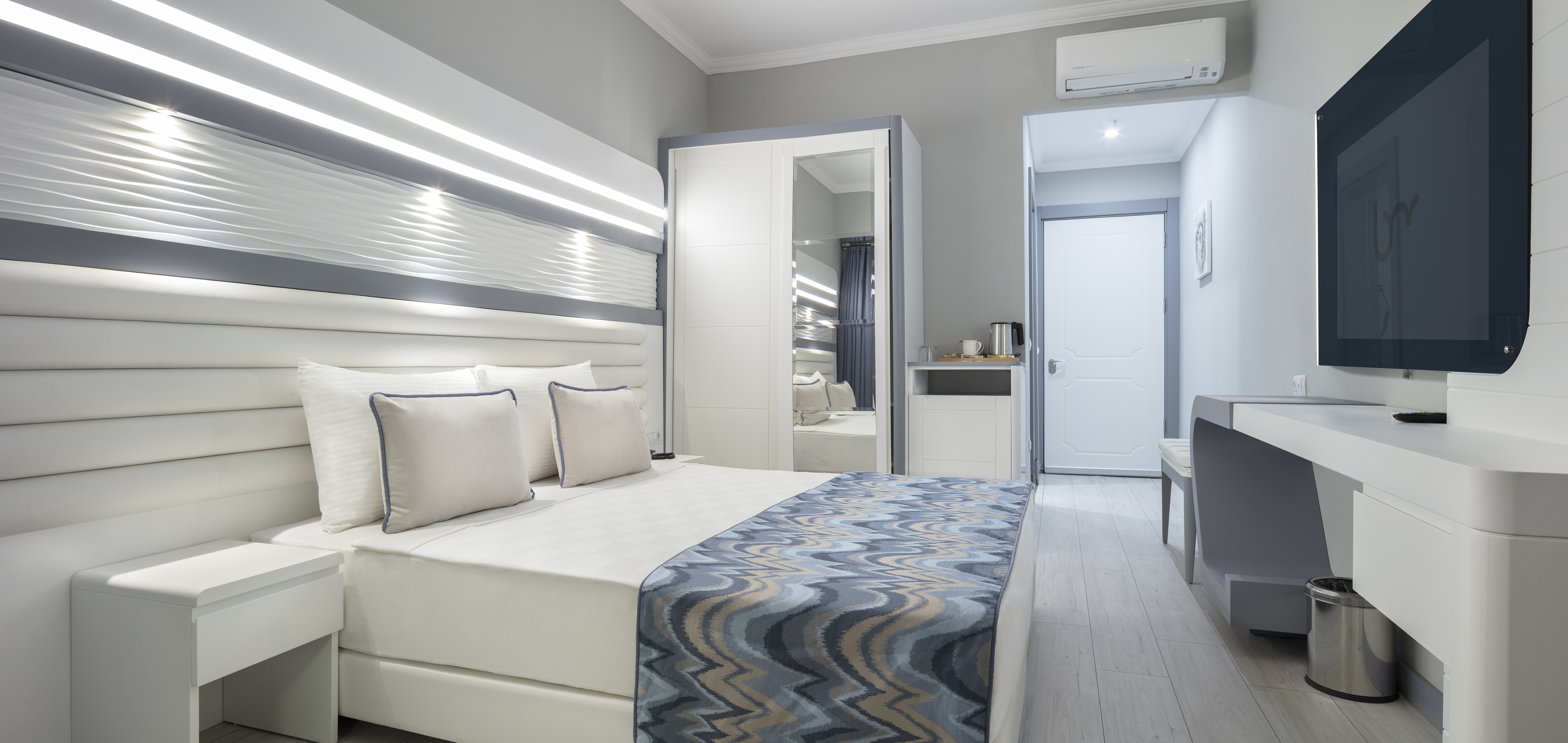 Double Single Pool View