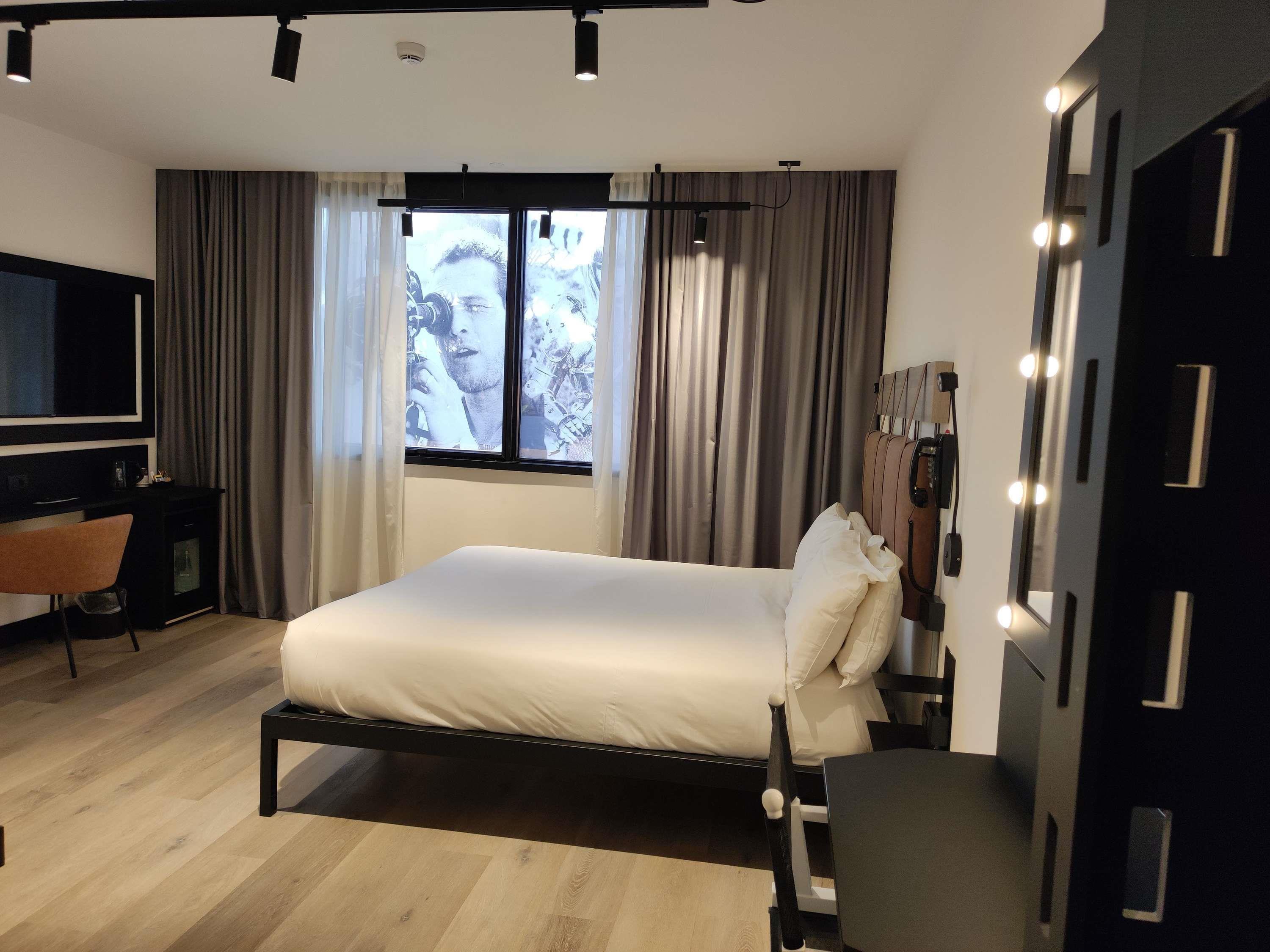 Double Classic Double Bed