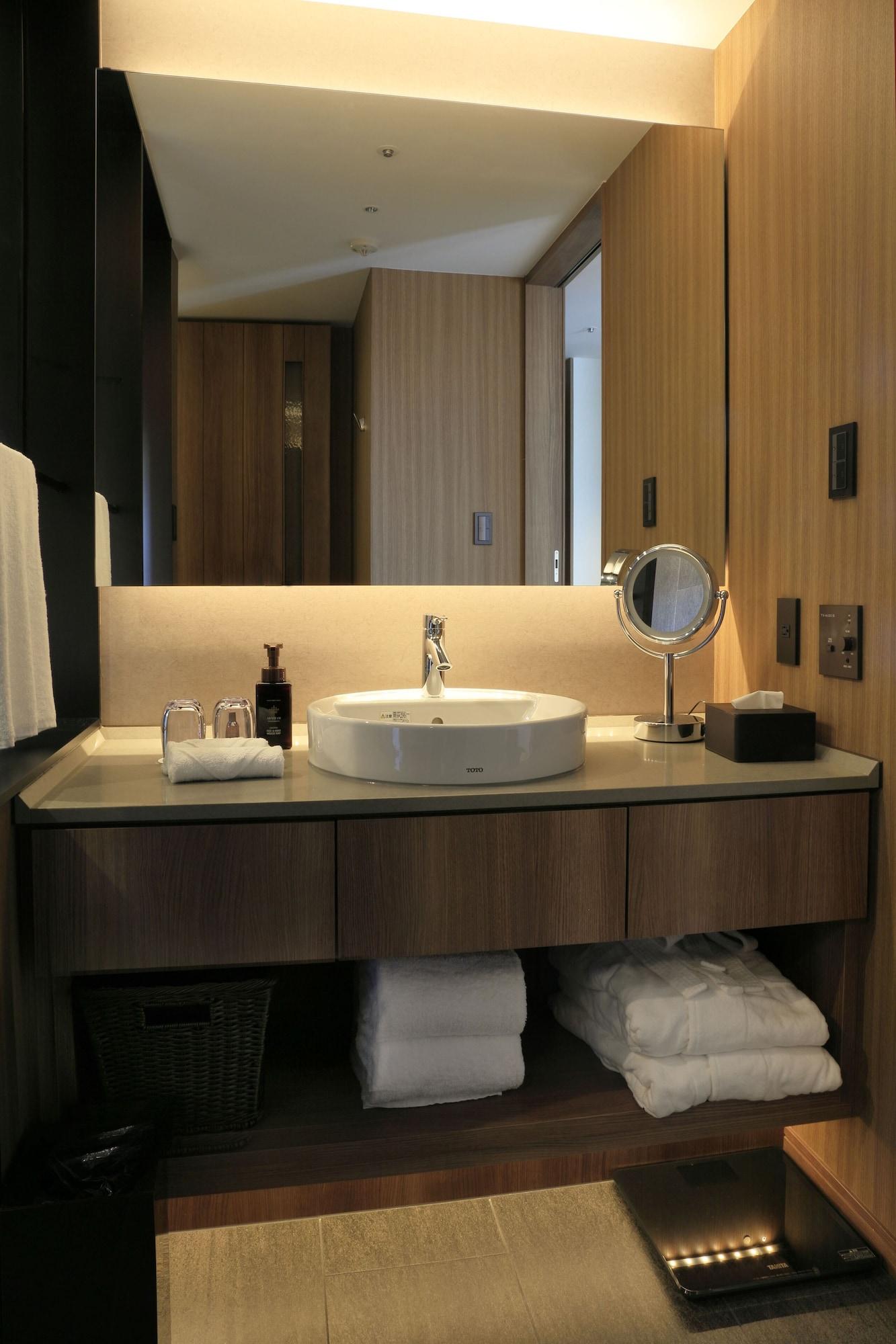 Twin Deluxe Two Beds