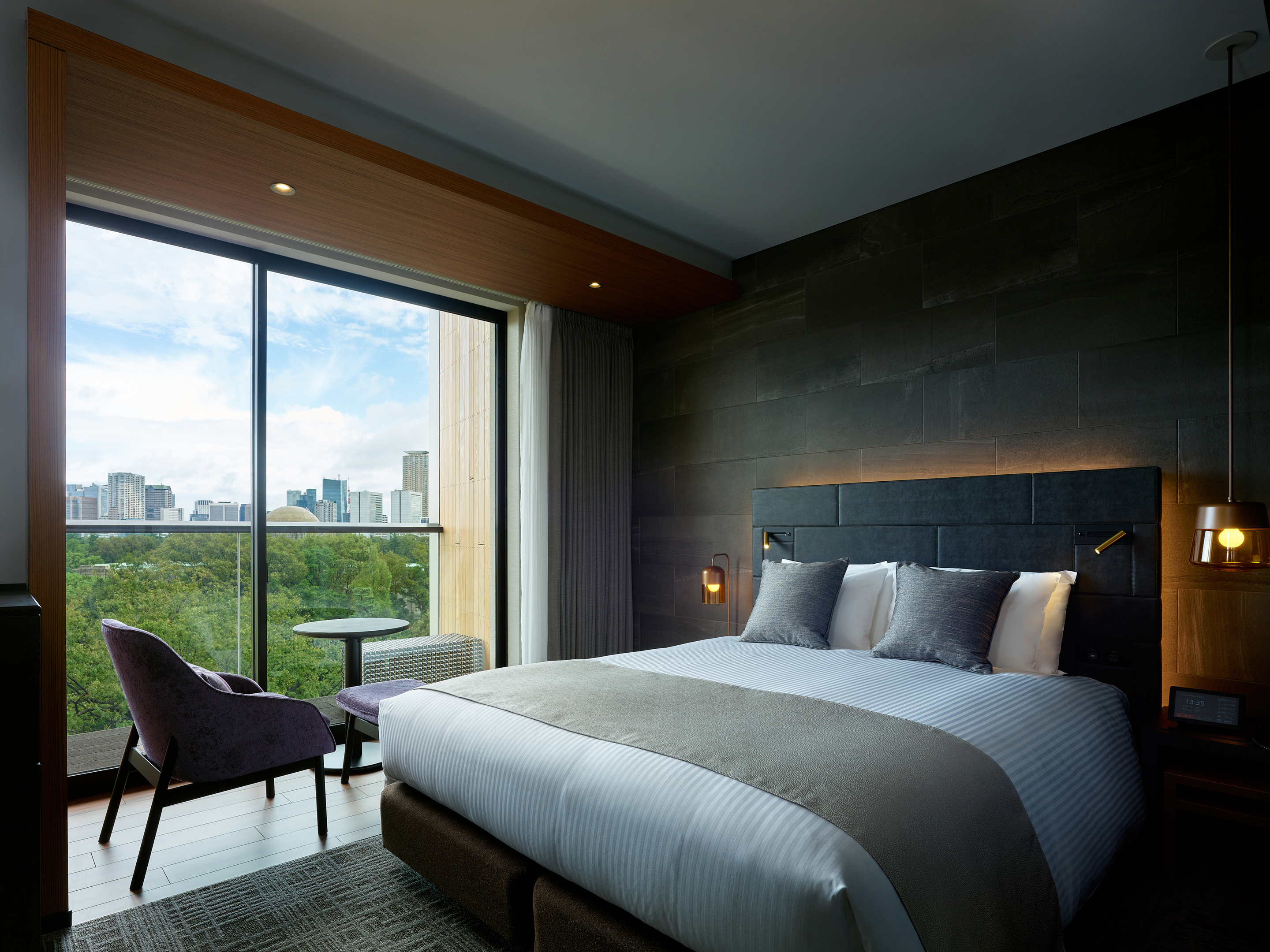 Double Queen Size Bed