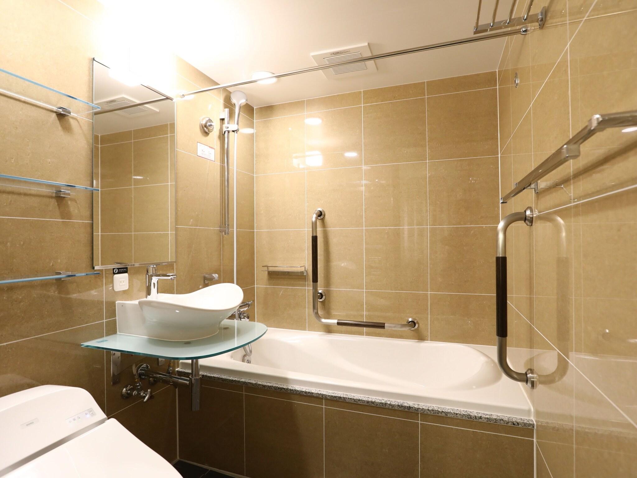 Twin Deluxe City View