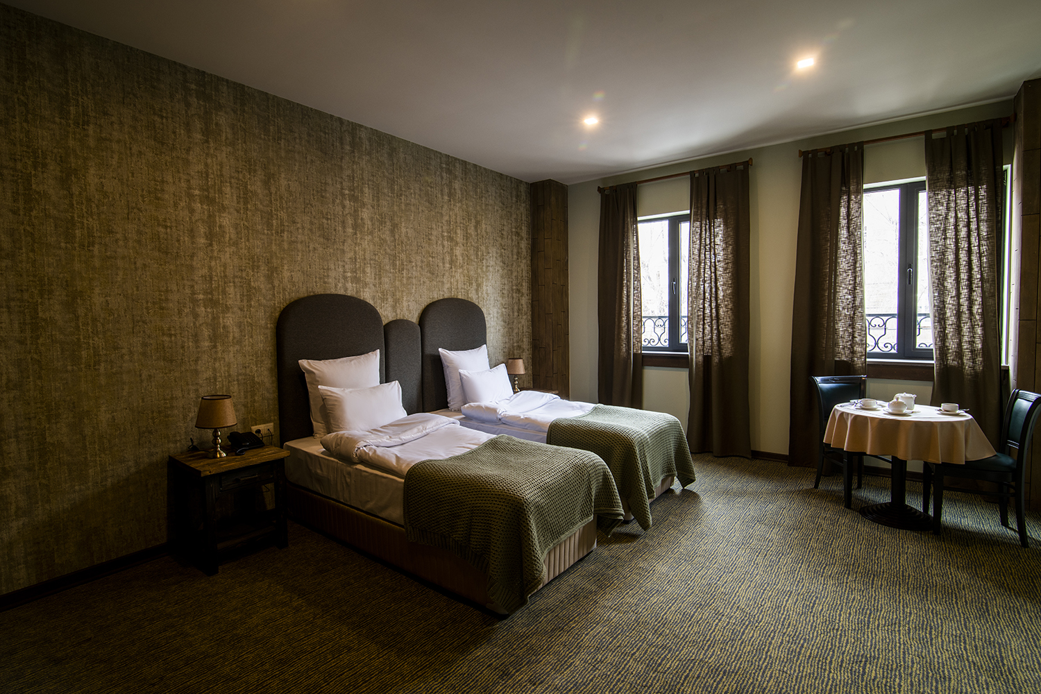 Double Deluxe One Bed