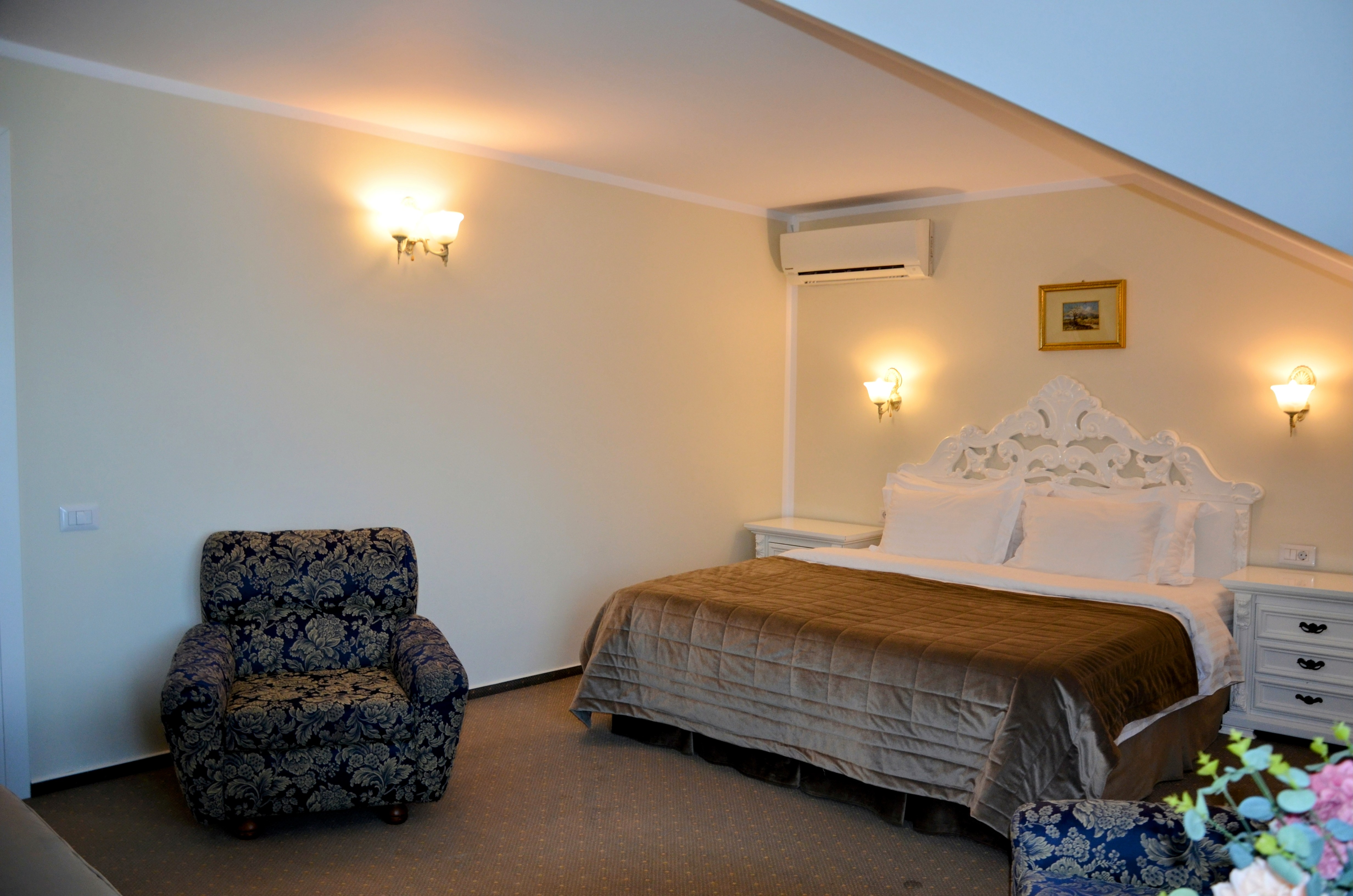 Double Deluxe One Bed