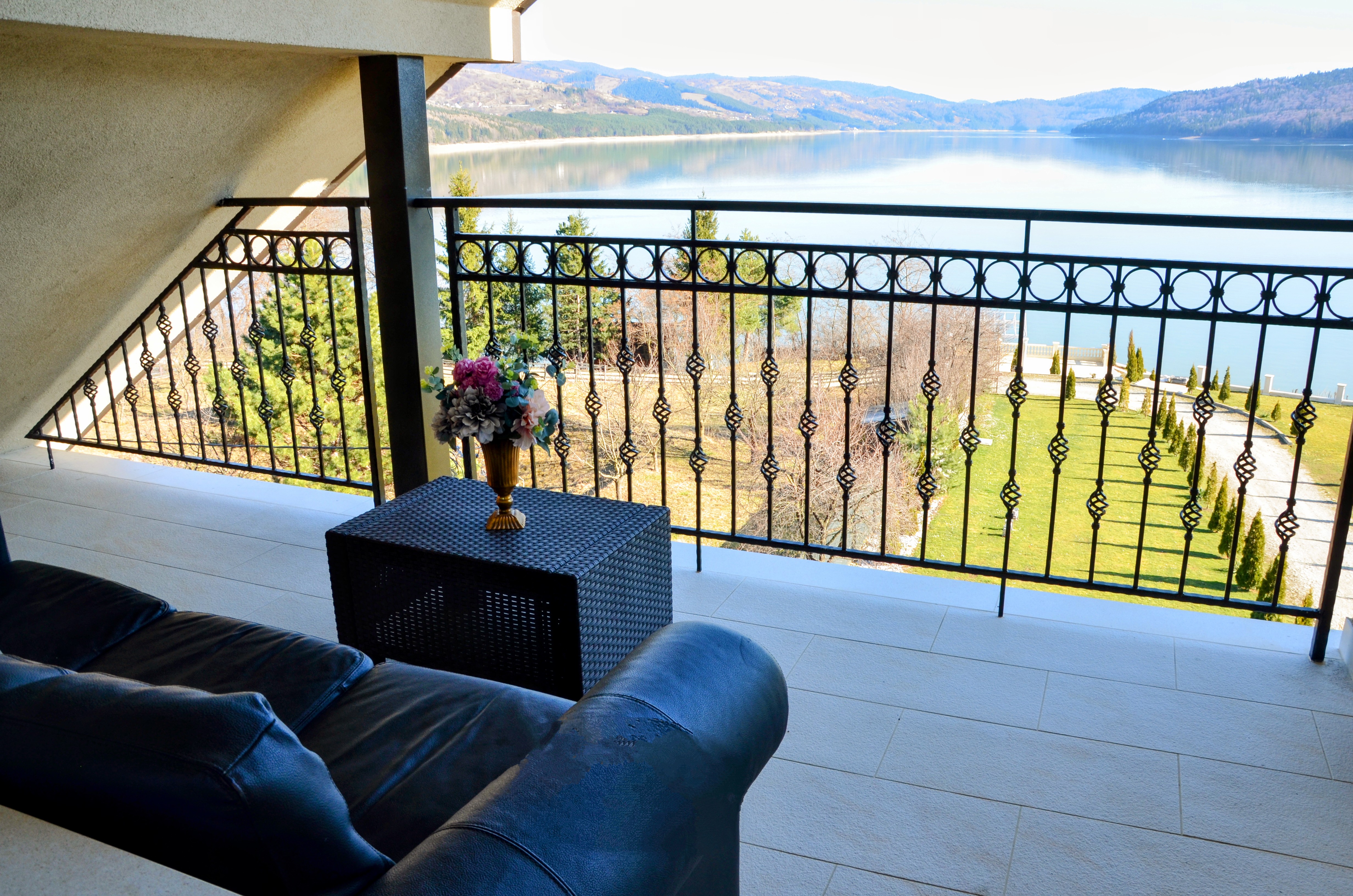 Double Deluxe One Bed