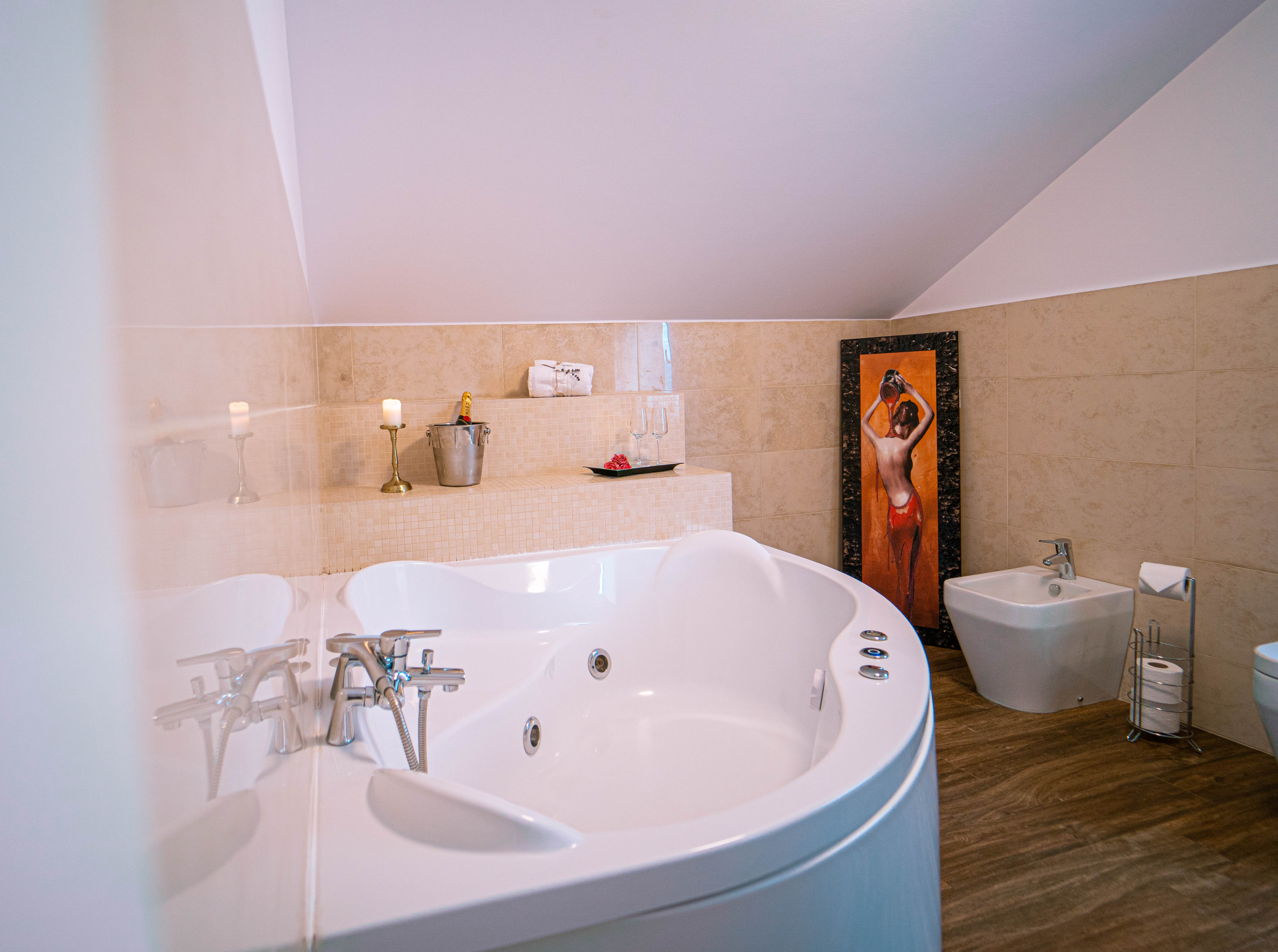 Double Deluxe One Bed