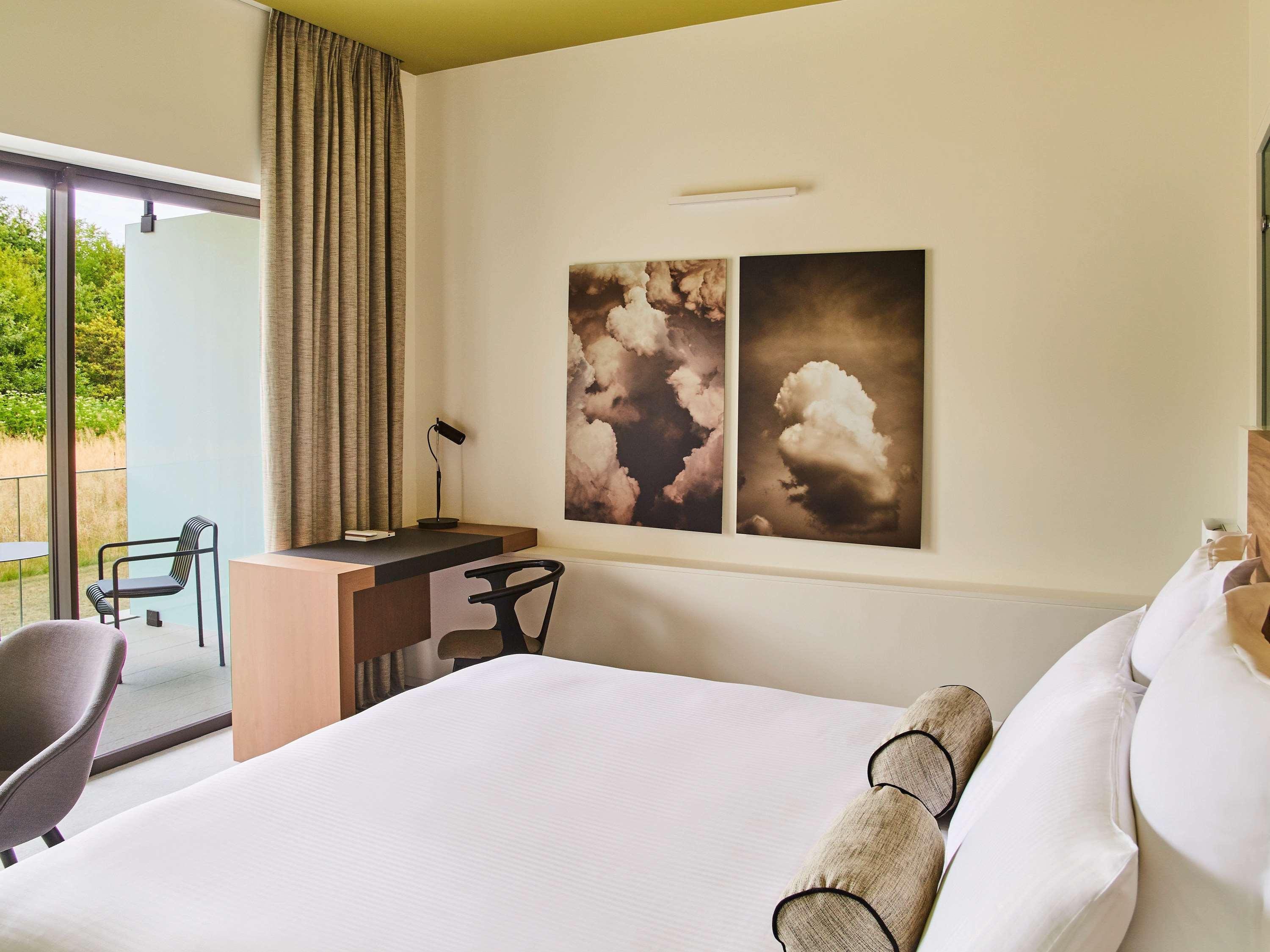 Suite Deluxe King Bed