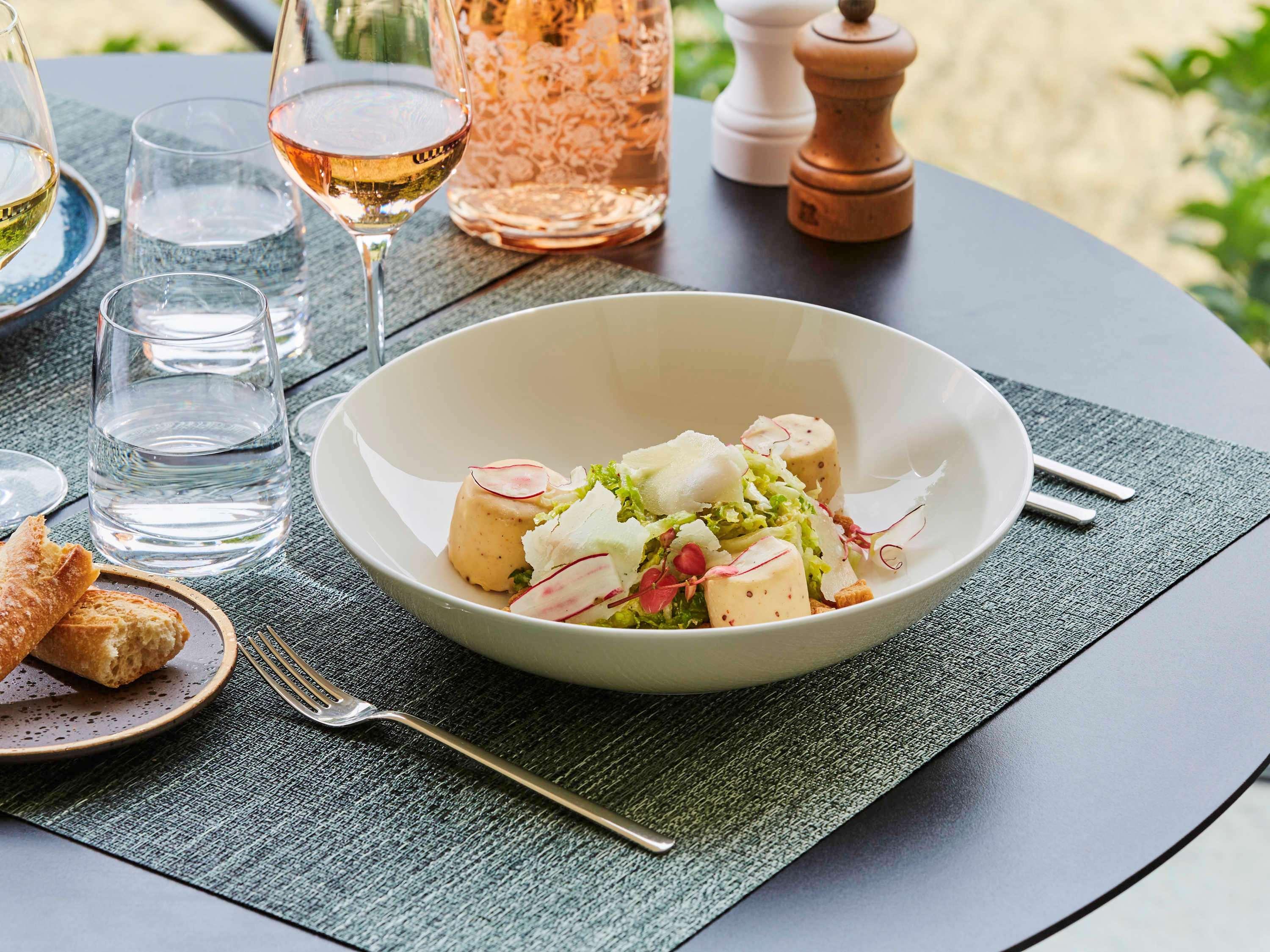 Suite Deluxe King Bed