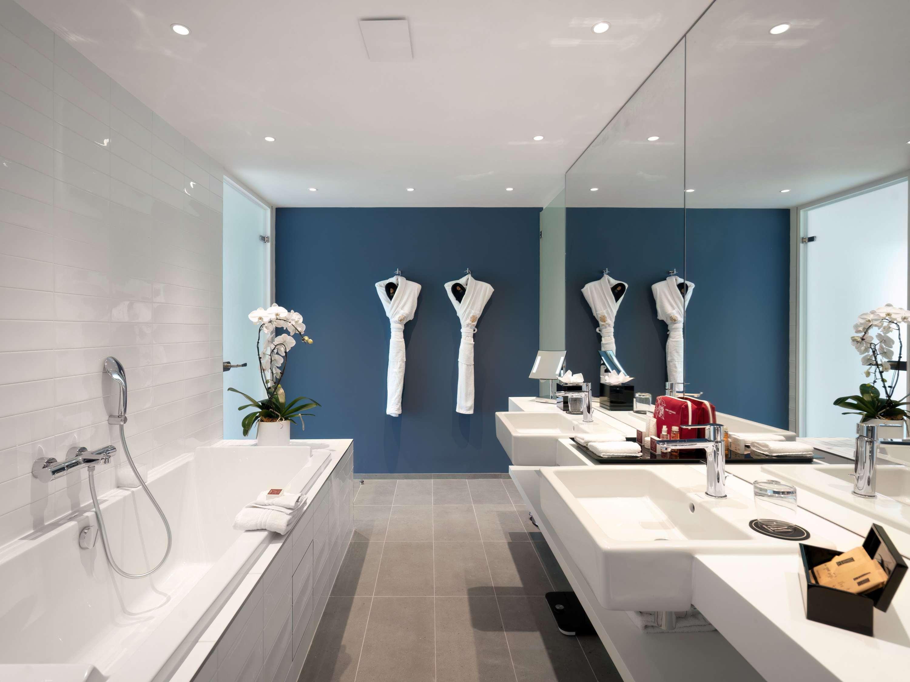 Suite Deluxe King Bed