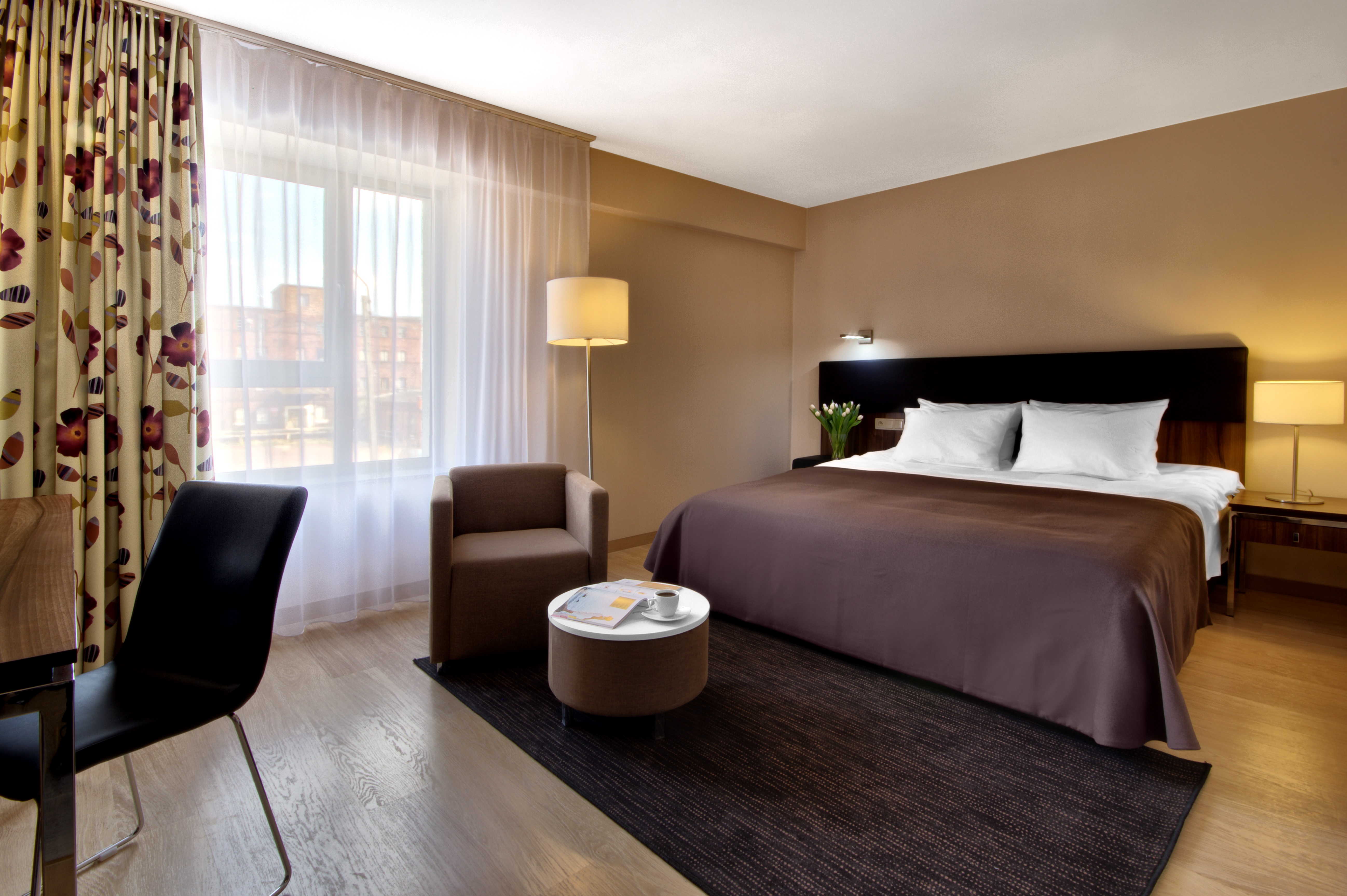 Double Business King Bed