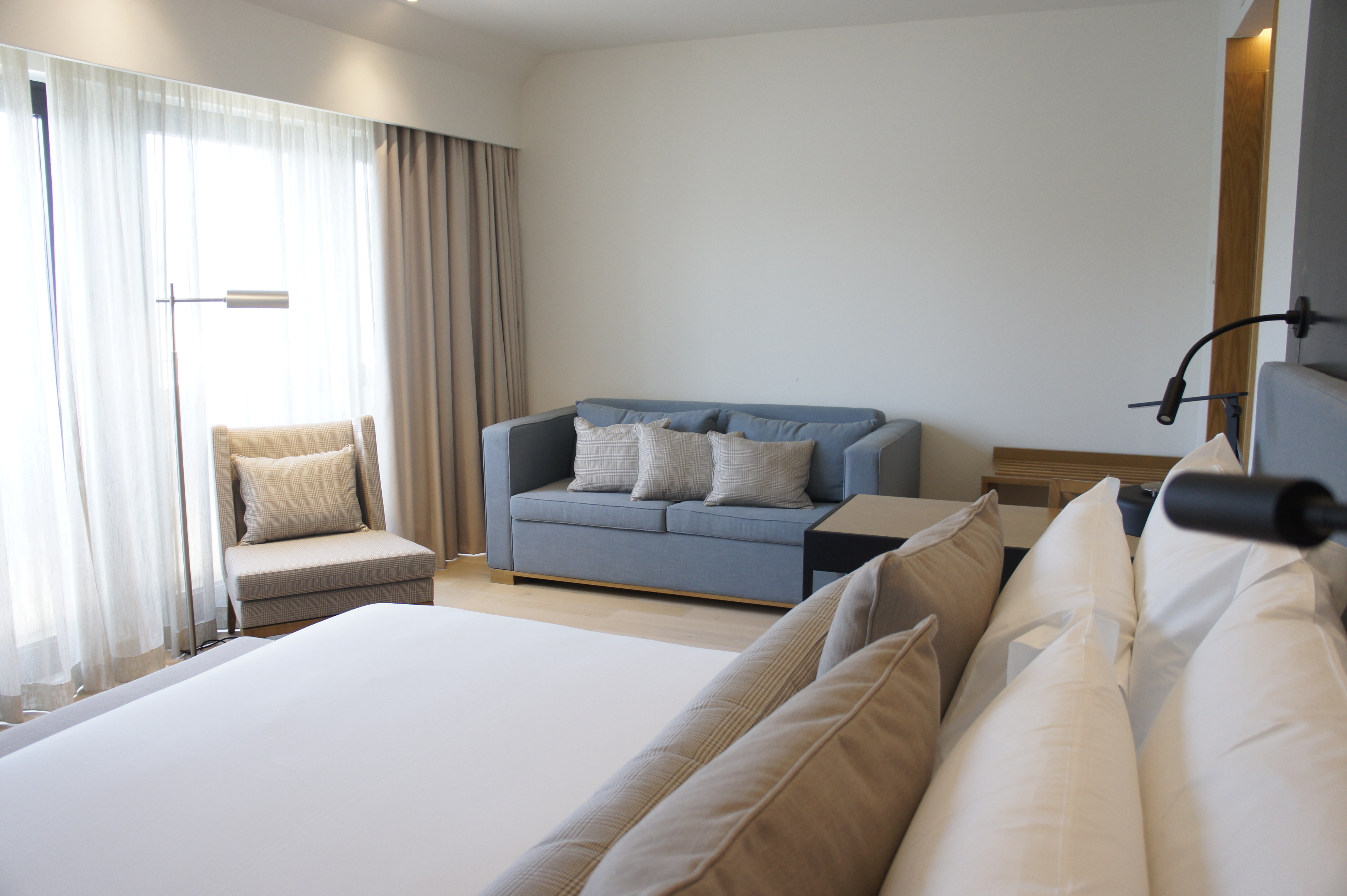 Family Room Deluxe River View