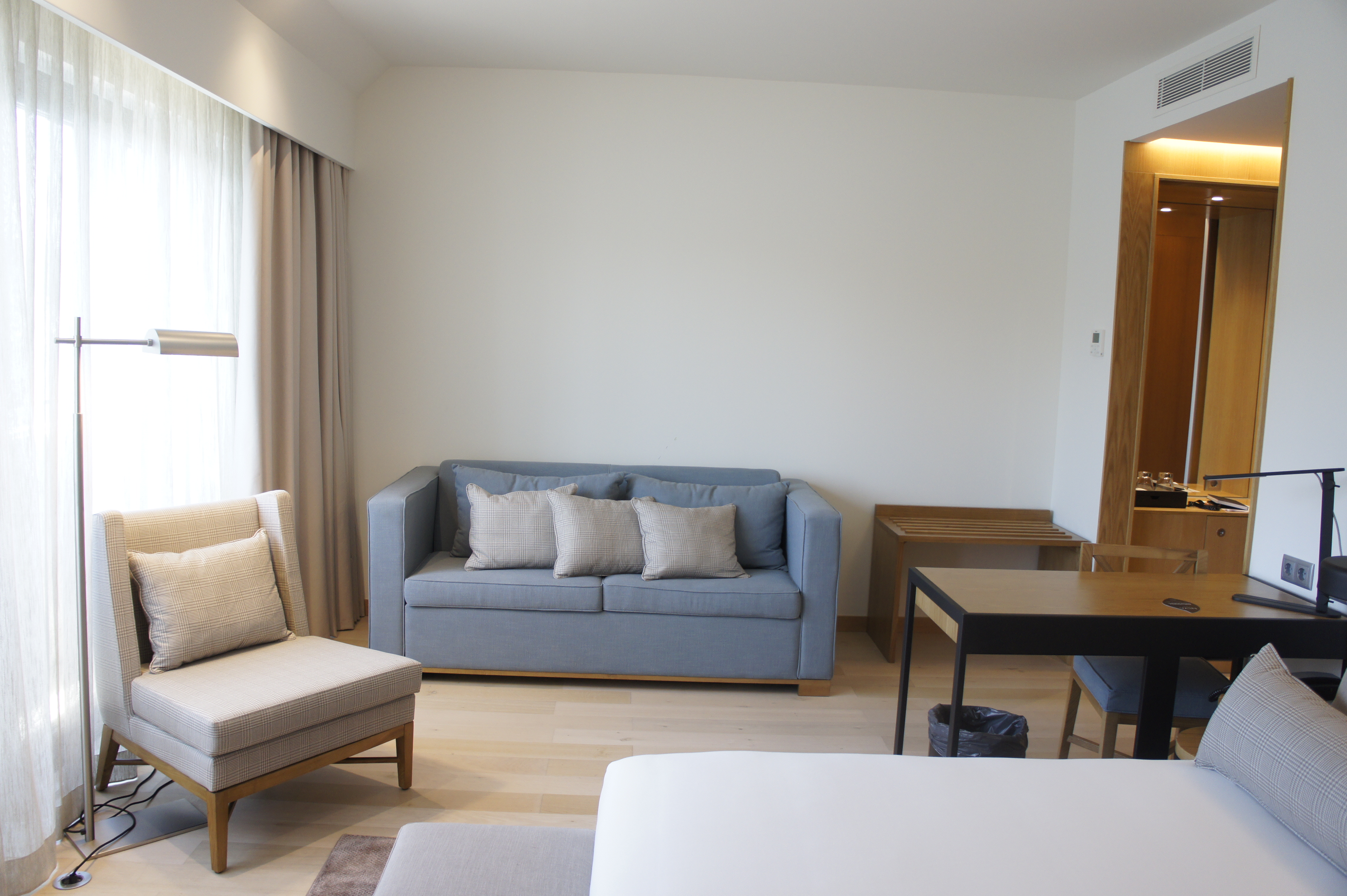 Family Room Deluxe River View