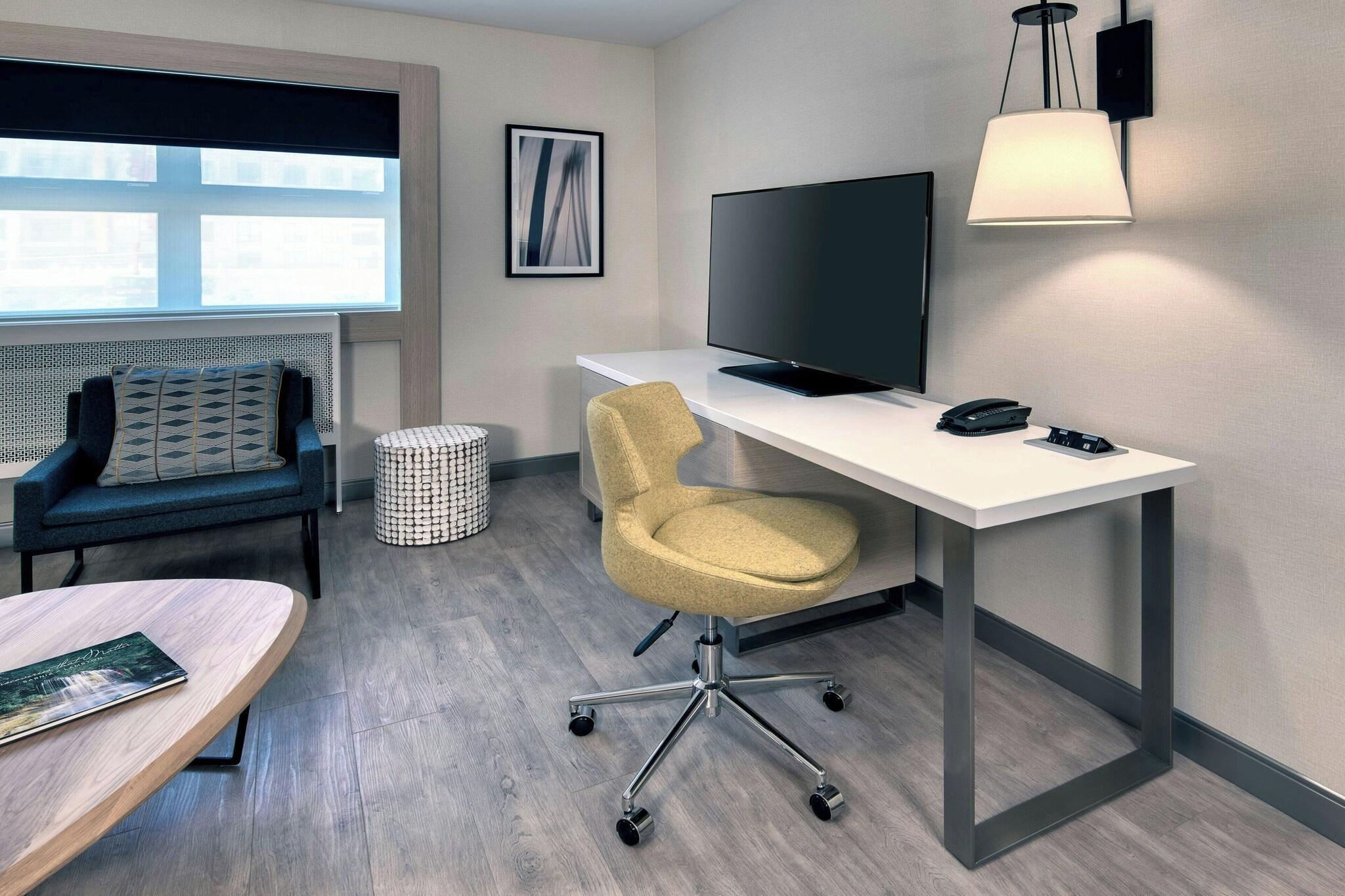 Junior Suite King Bed One Bedroom 