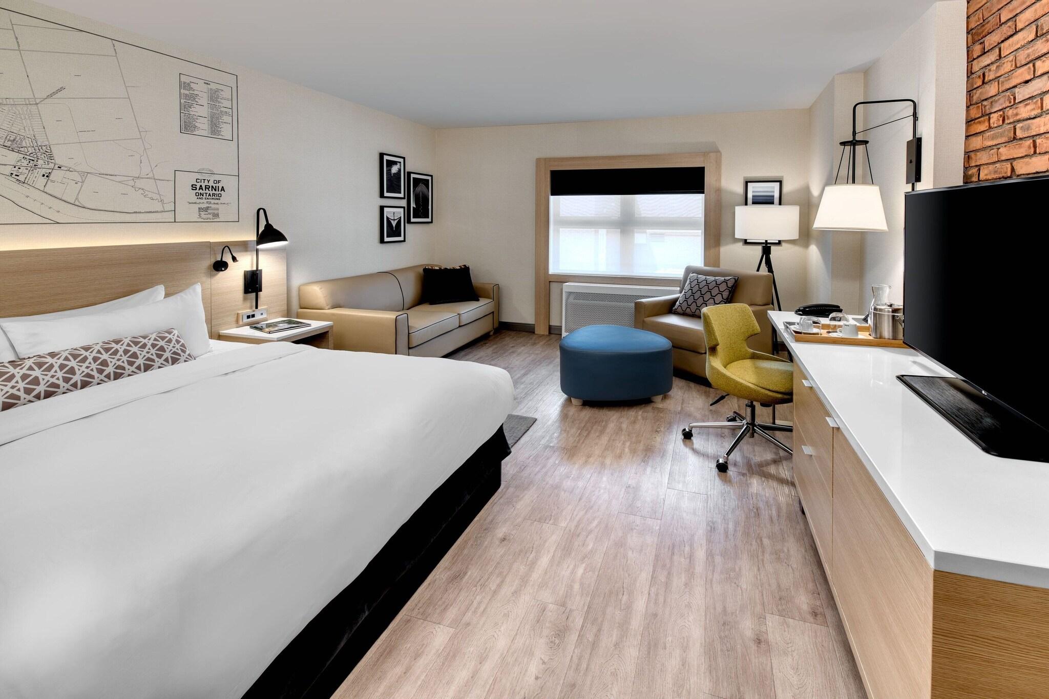 Double Deluxe King Bed