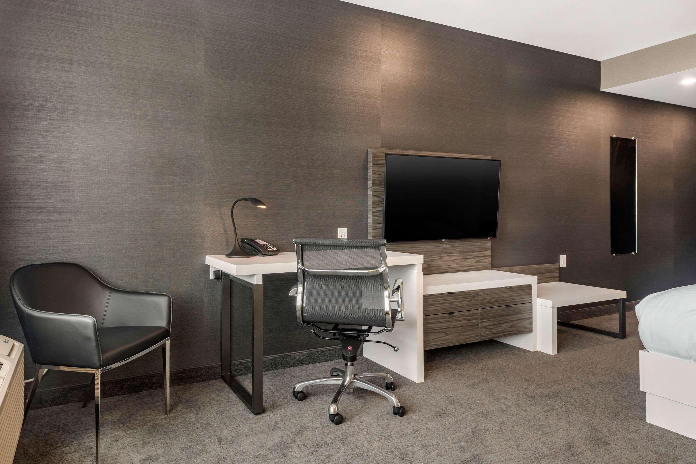 Double Queen Bed Non Smoking