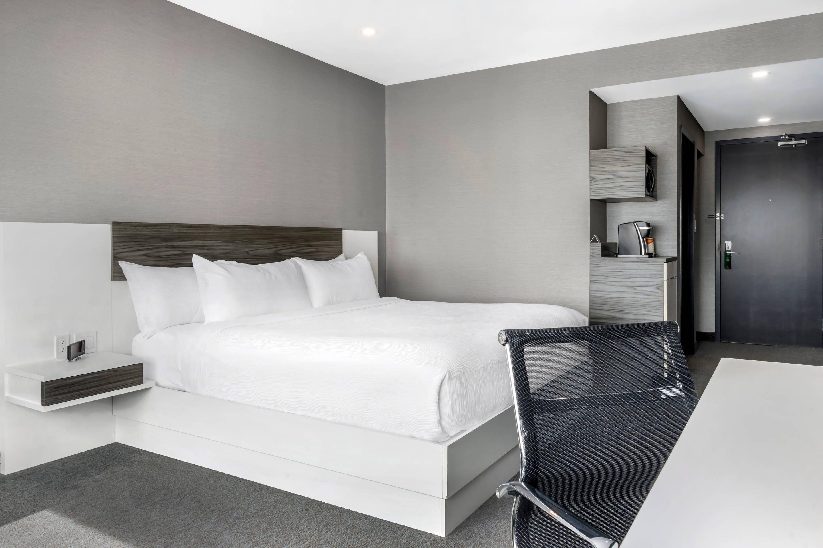 Double King Bed Non Smoking