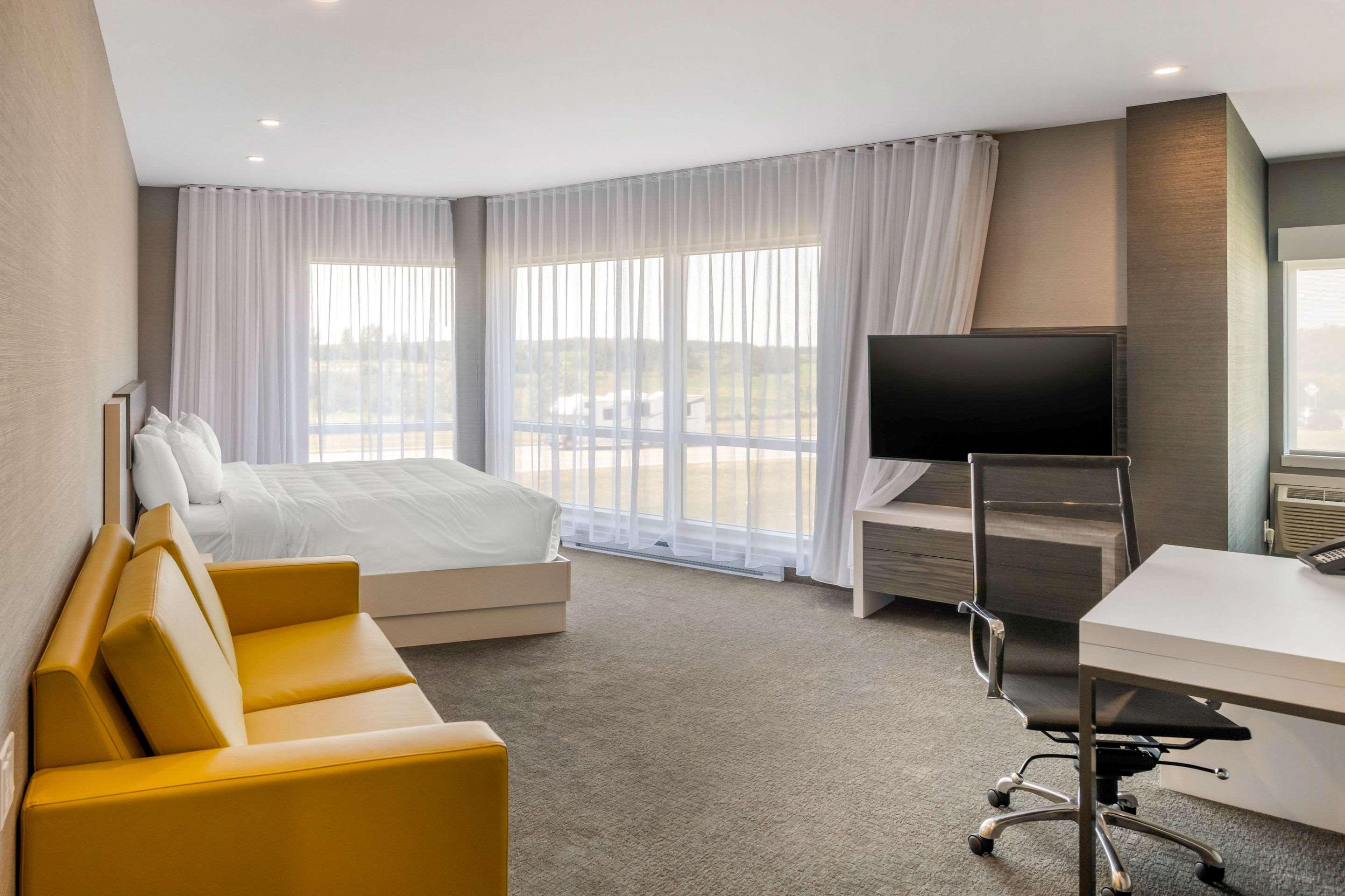 Double King Bed Non Smoking