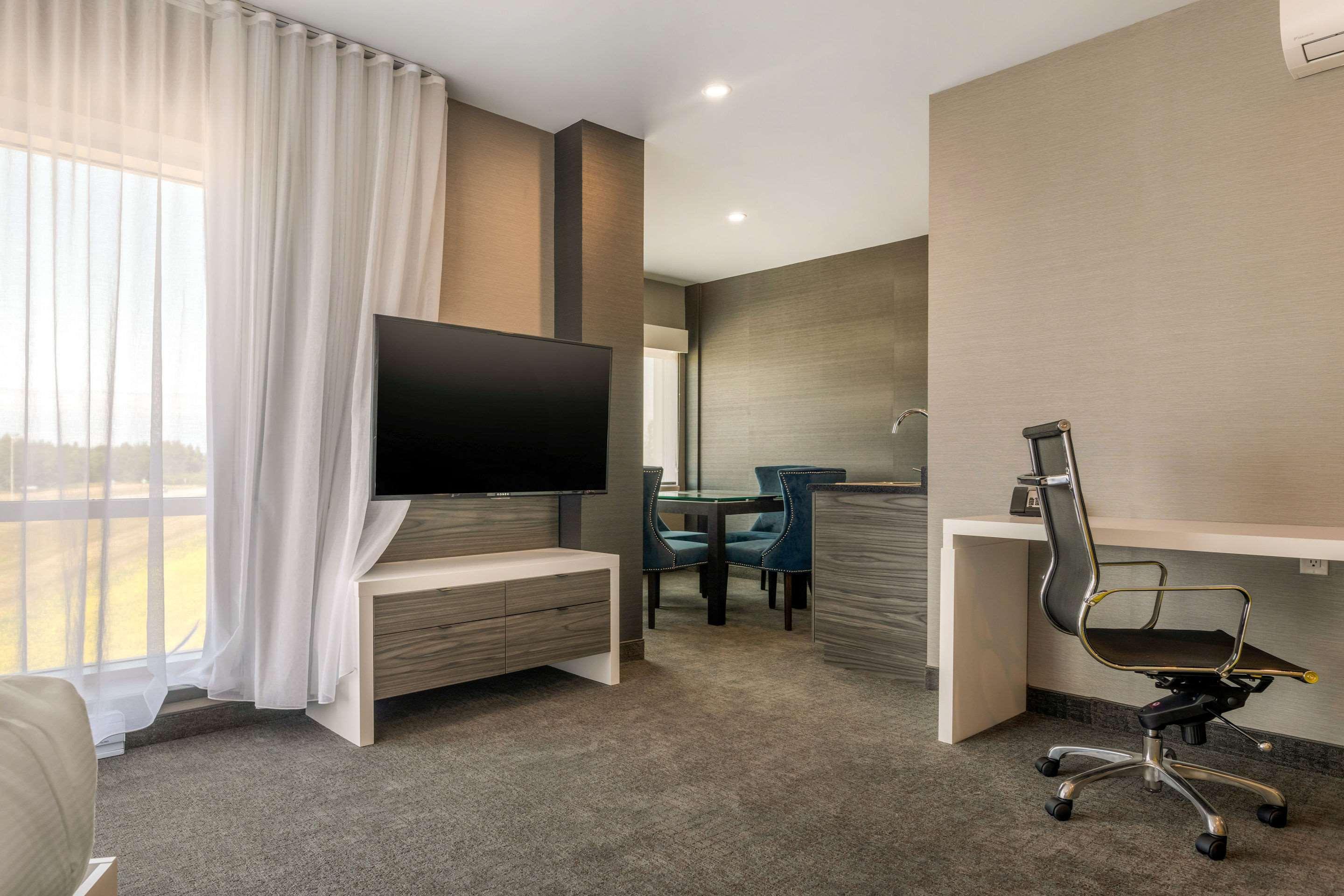 Double King Bed Non Smoking