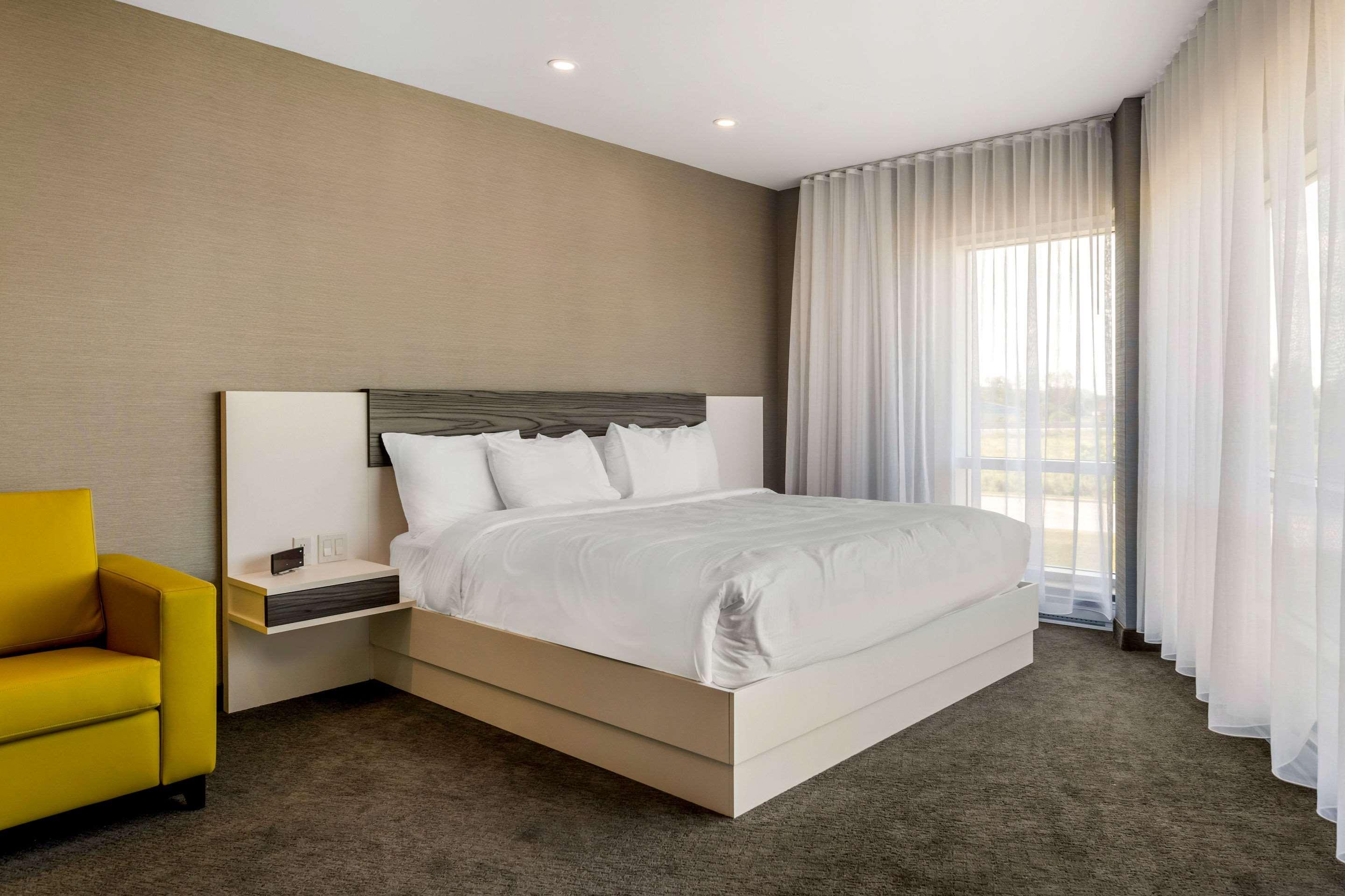 Double King Bed Non Smoking