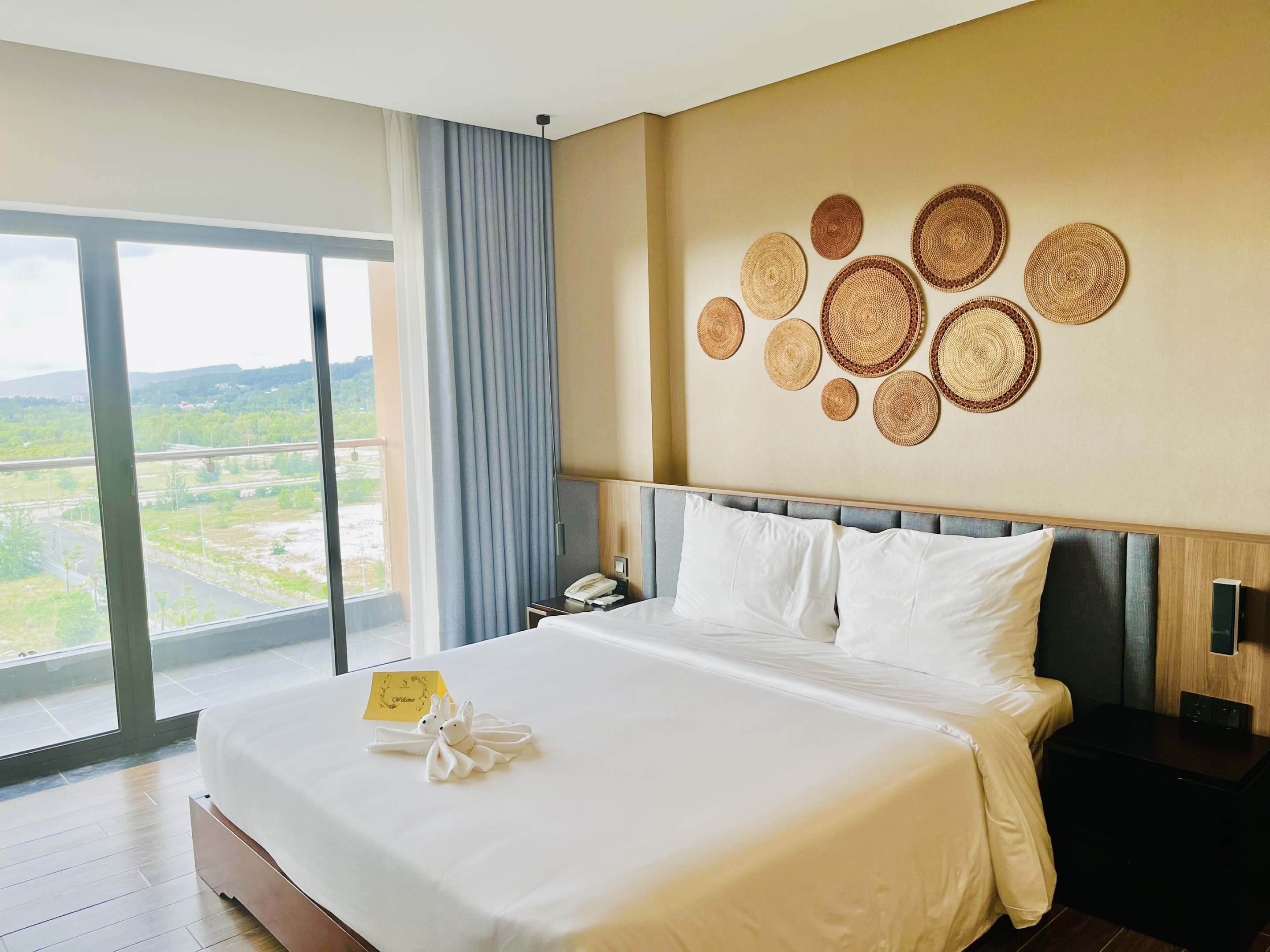 Double or Twin Deluxe Sea View