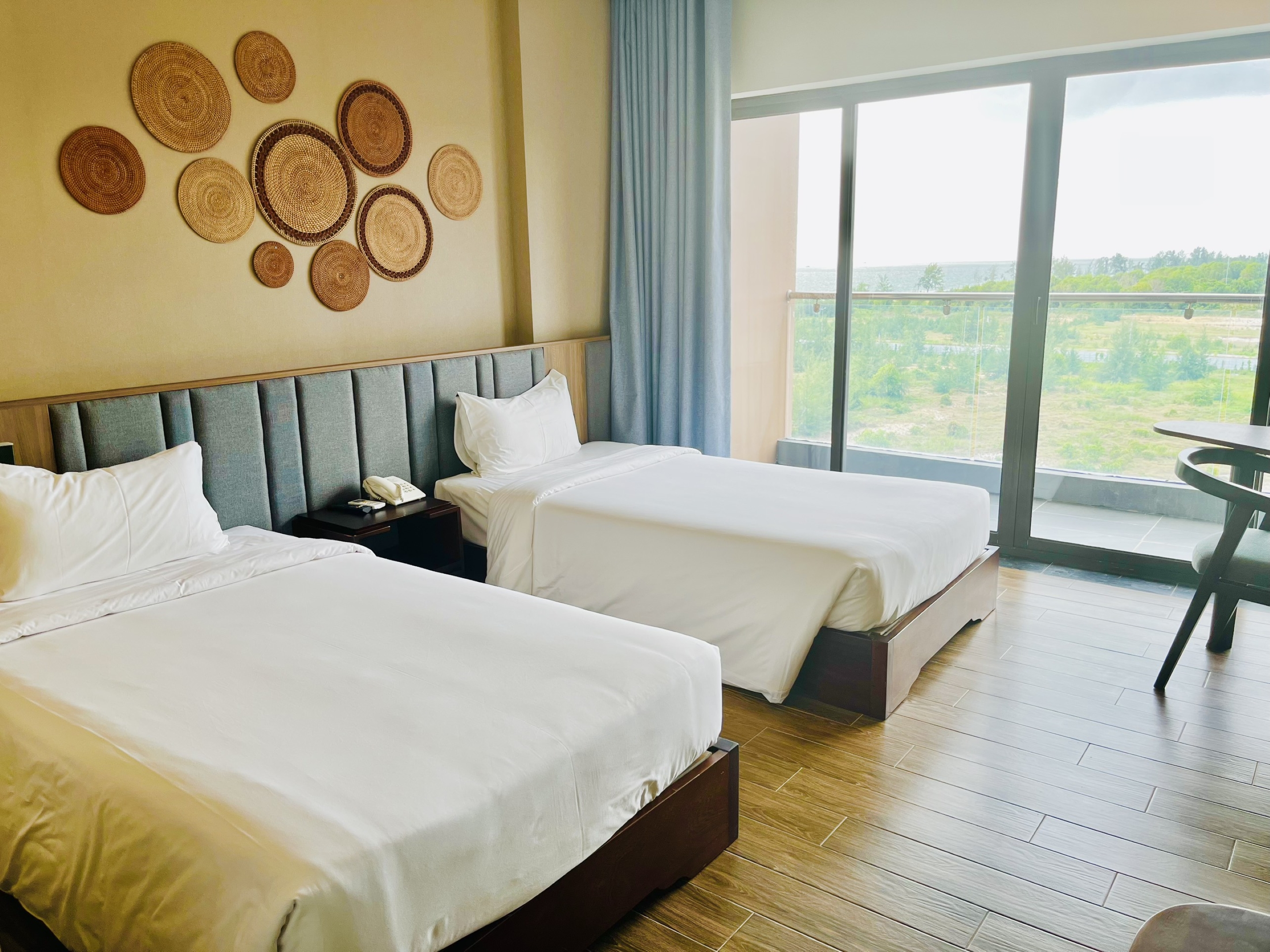 Double or Twin Deluxe Mountain View