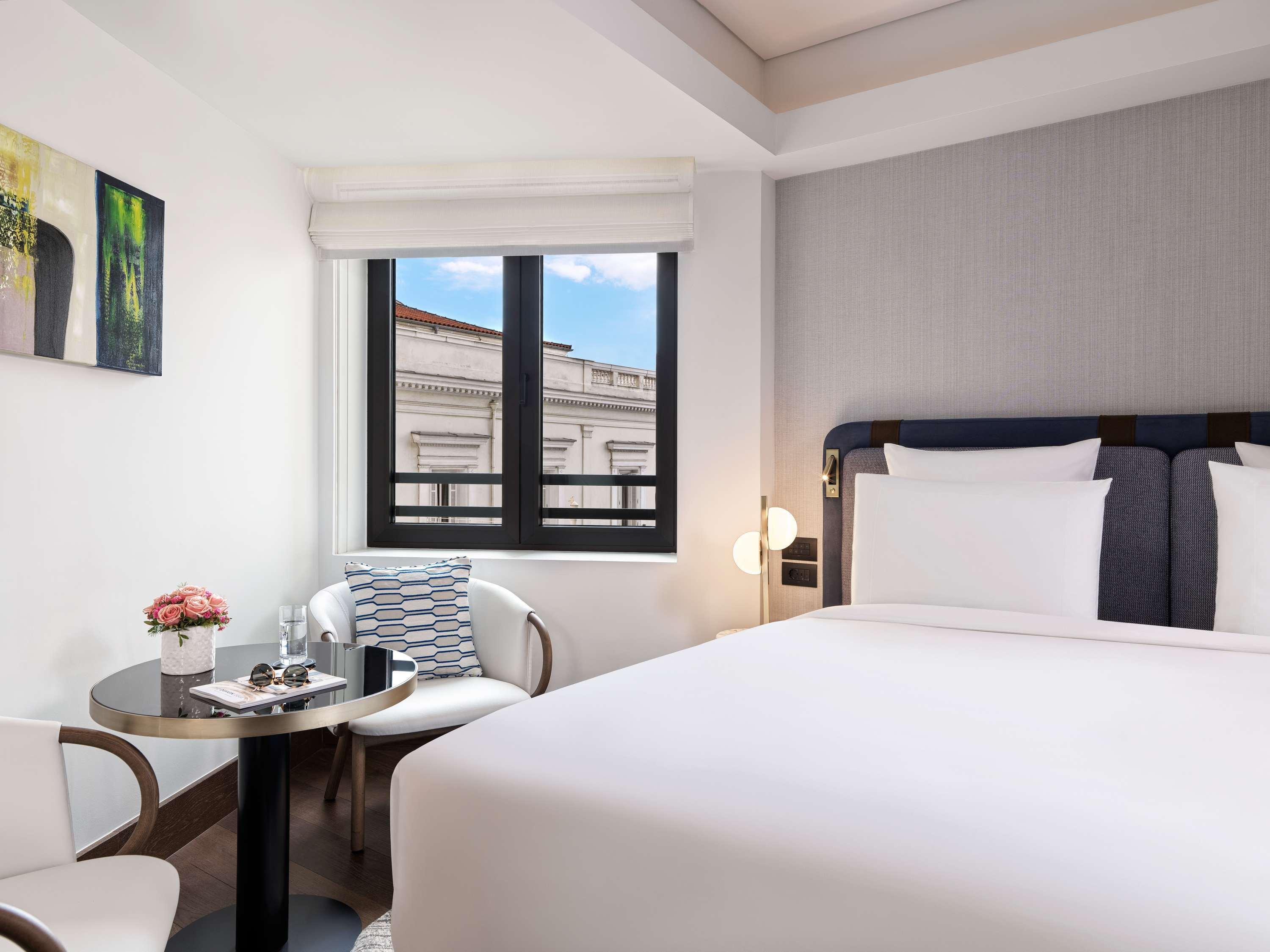 Suite Deluxe King Bed