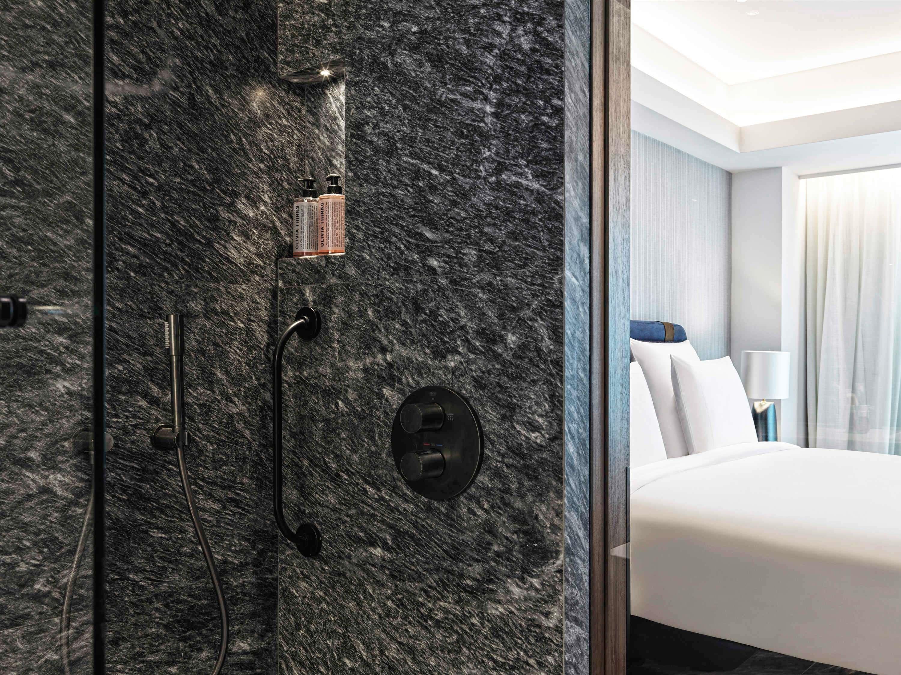 Room Deluxe King Bed