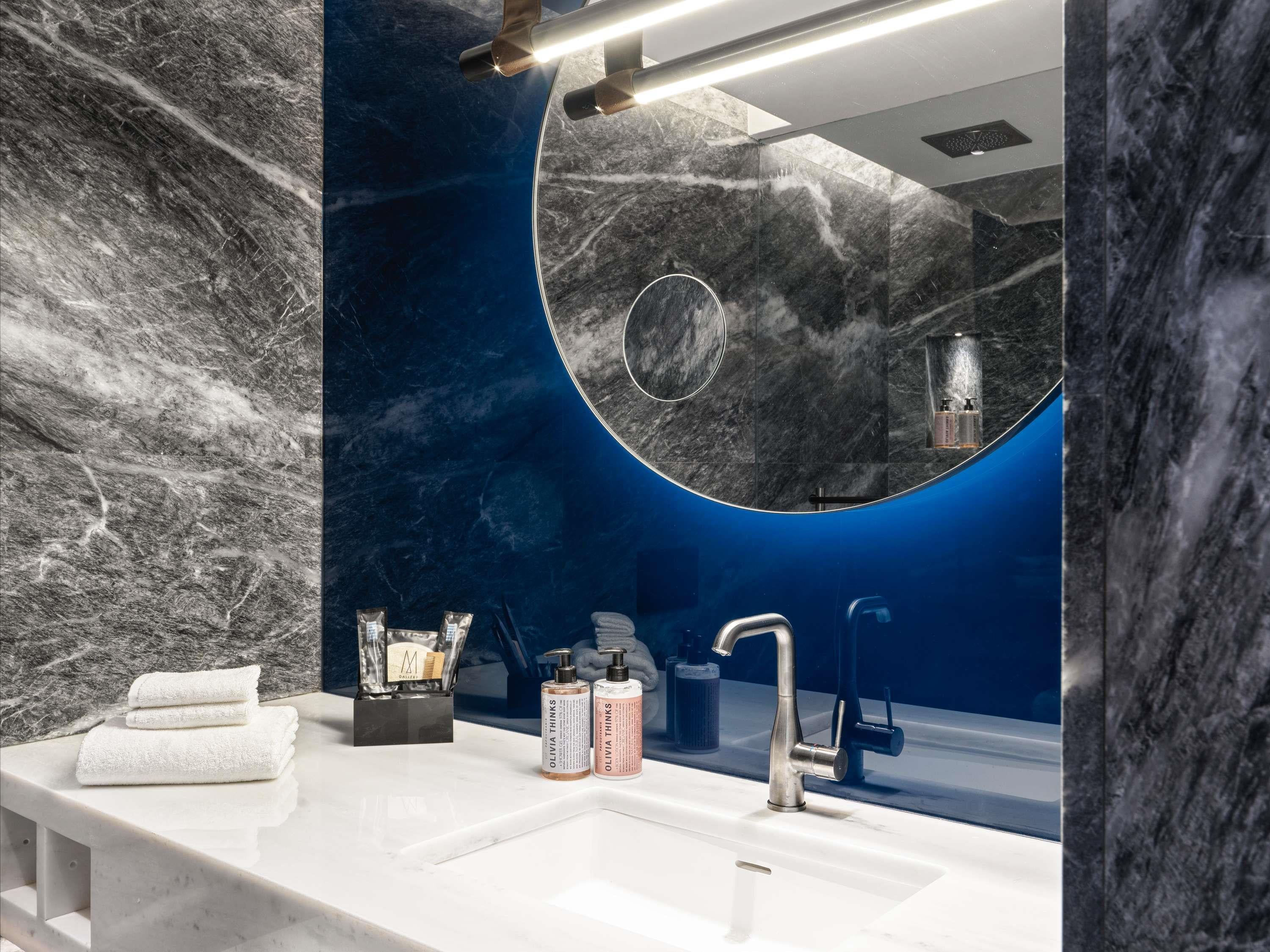 Junior Suite King Size Bed